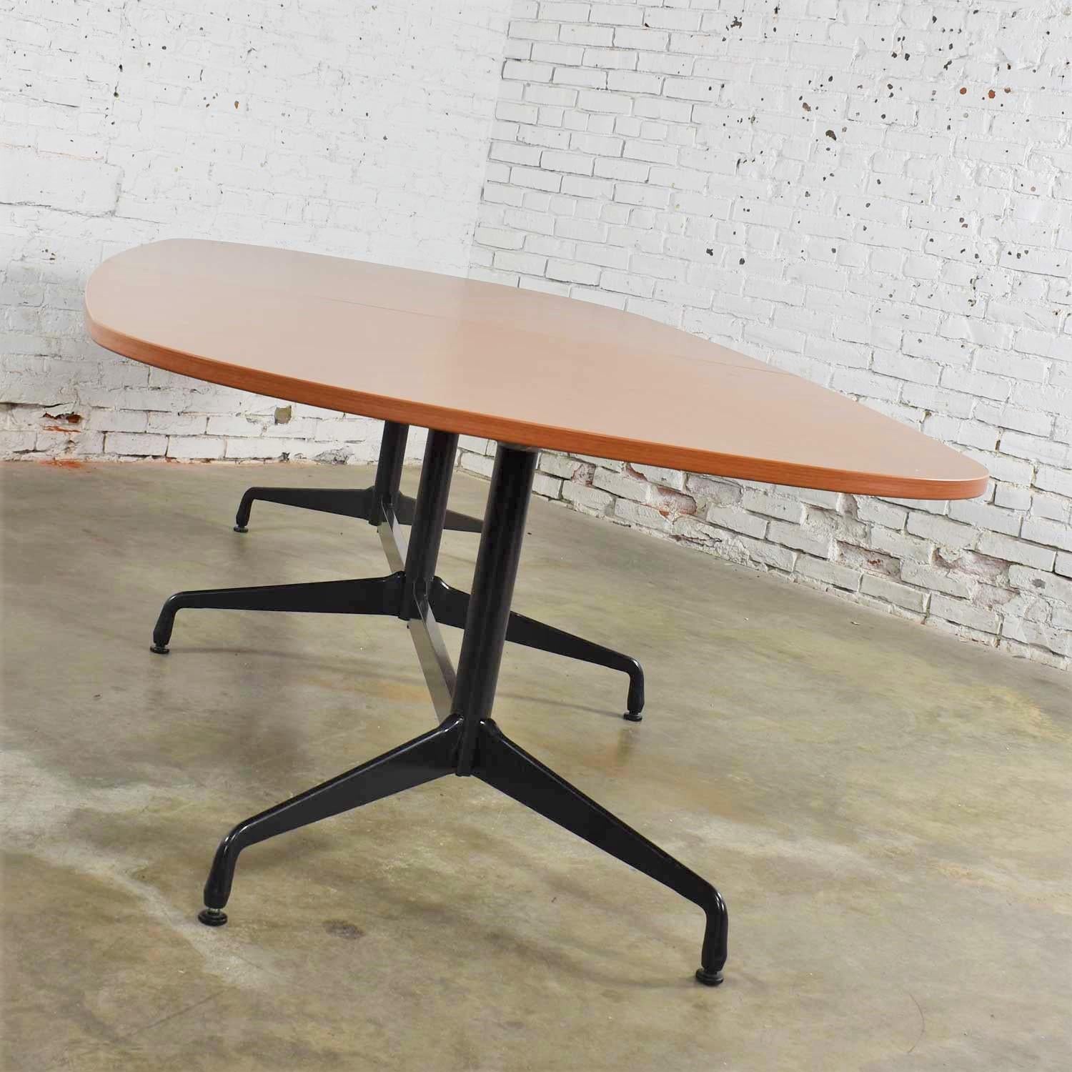 Extra Long Segmented Base Elliptical Table by Eames for Herman Miller 4