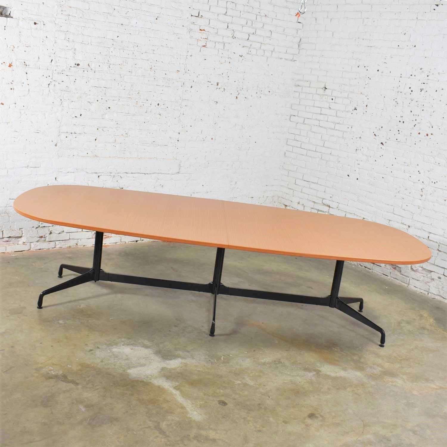 Extra Long Segmented Base Elliptical Table by Eames for Herman Miller In Good Condition In Topeka, KS