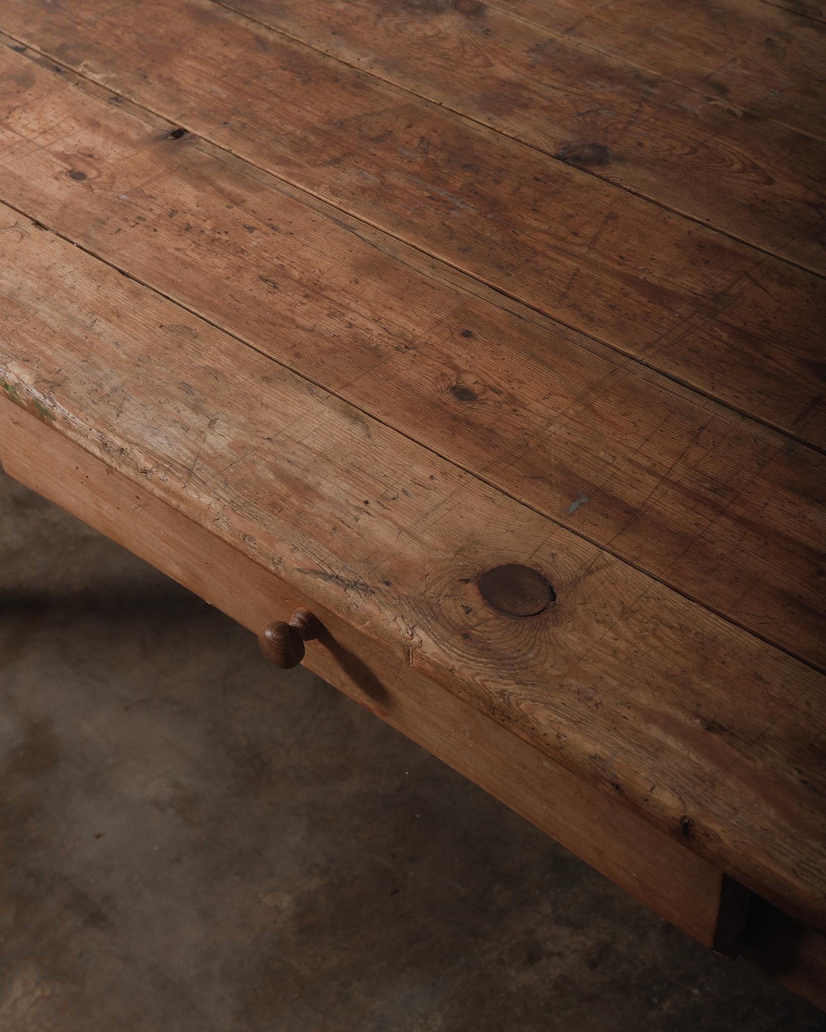 Extra-Long 19th Century French Pine Farmhouse Table with Drawers and Casters For Sale 1