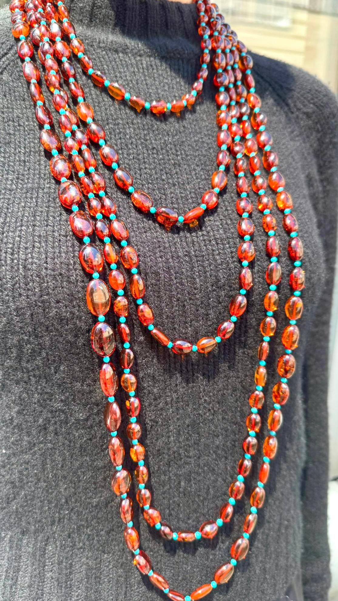 Collana extra lunga in ambra baltica e turchese in vendita 2