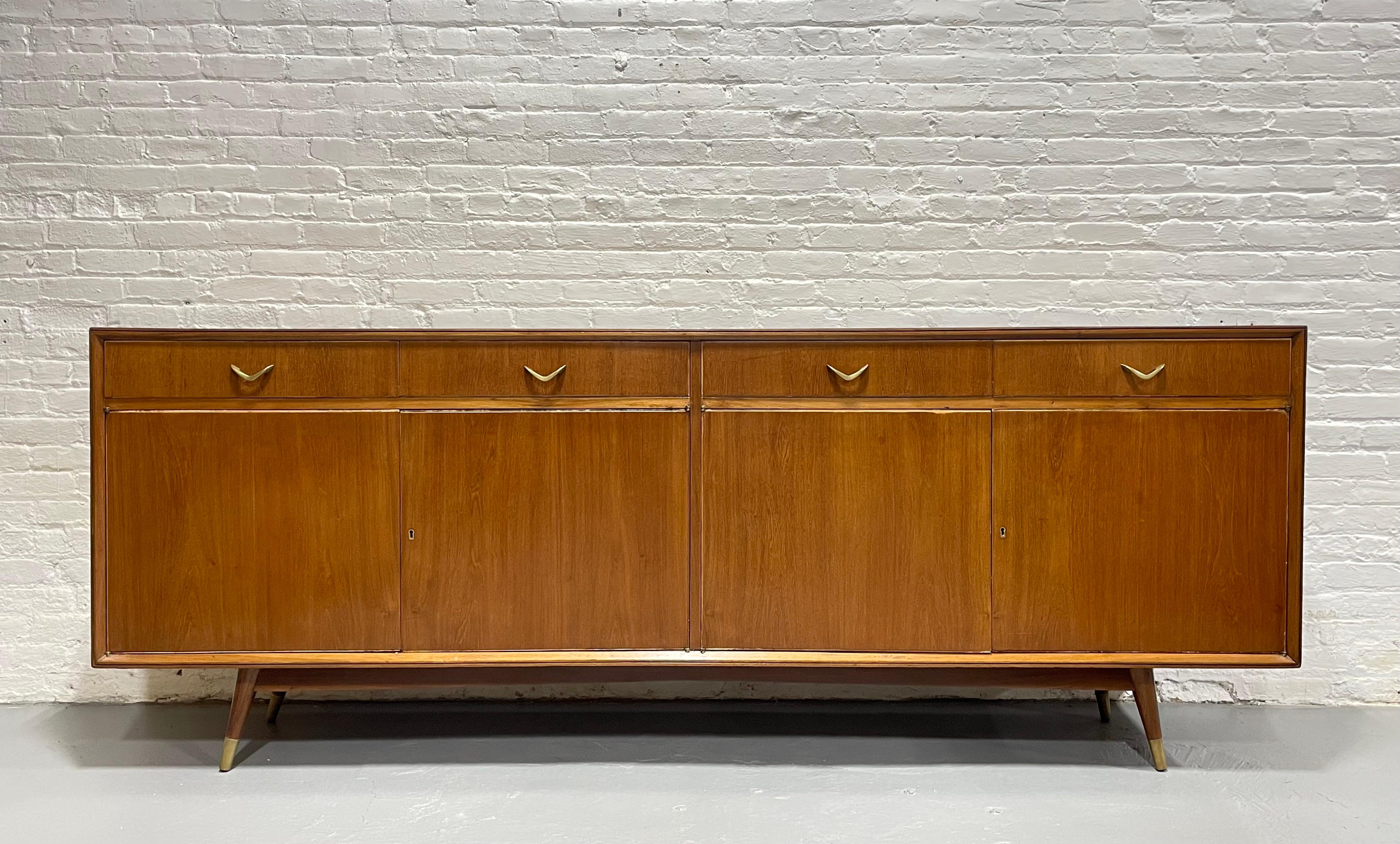 Mid-Century Modern Extra Long CLASSIC Mid Century MODERN French CREDENZA / media stand, c. 1960s en vente
