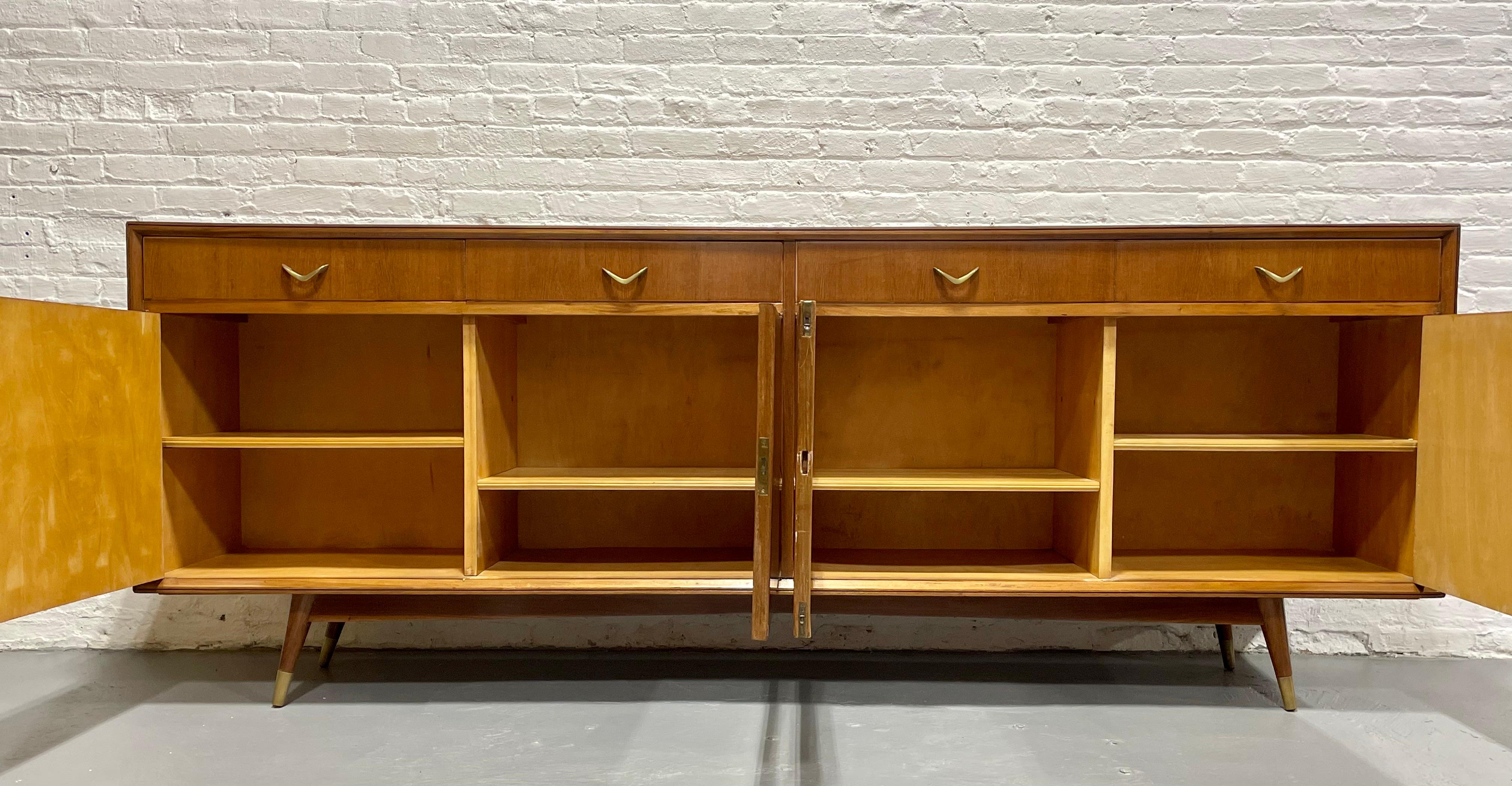 Extra Long CLASSIC Mid Century MODERN French CREDENZA / media stand, c. 1960s In Good Condition For Sale In Weehawken, NJ