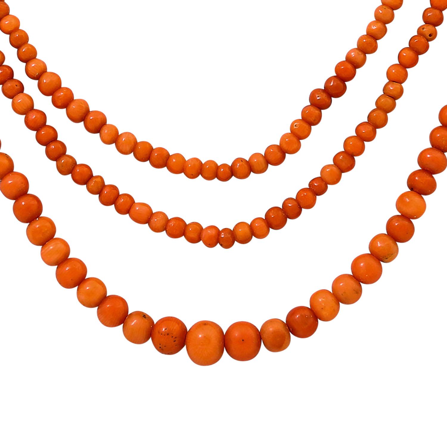 3-7 mm groß, L: 176 cm, vergoldete Schließe, helle rot-orange Mittelmeerkoralle wohl um 1900, altersbedingt. guter Zustand, einige Ersatzperlen liegen bei. EINFUHR-/AUSFUHRBESCHRÄNKUNGEN AUSSERHALB DER EU!

 Extra lange Korallenkette mit Abstufungen