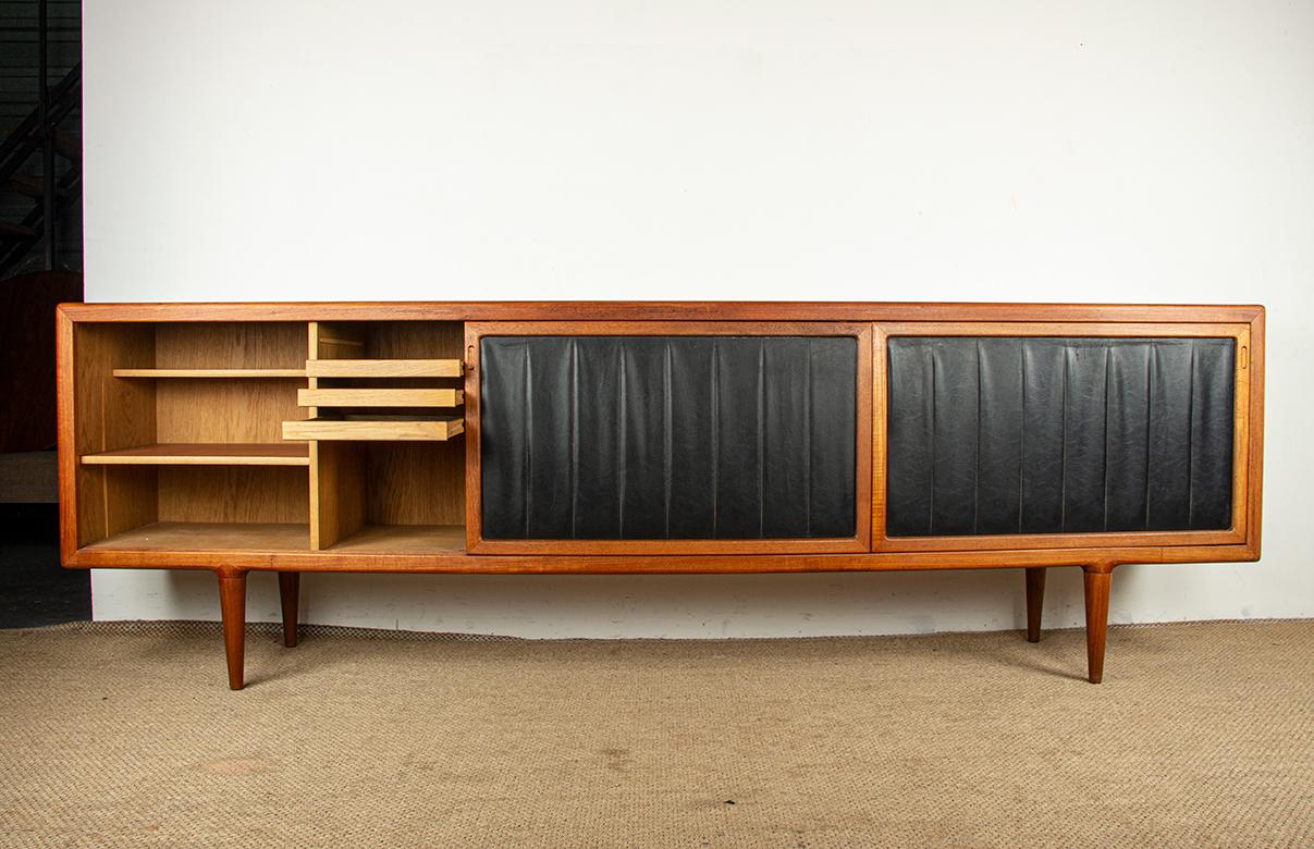 Credenza danese extra lunga, teak, quercia, similpelle, 280 cm, Arne Hovmand-Olsen. in vendita 6