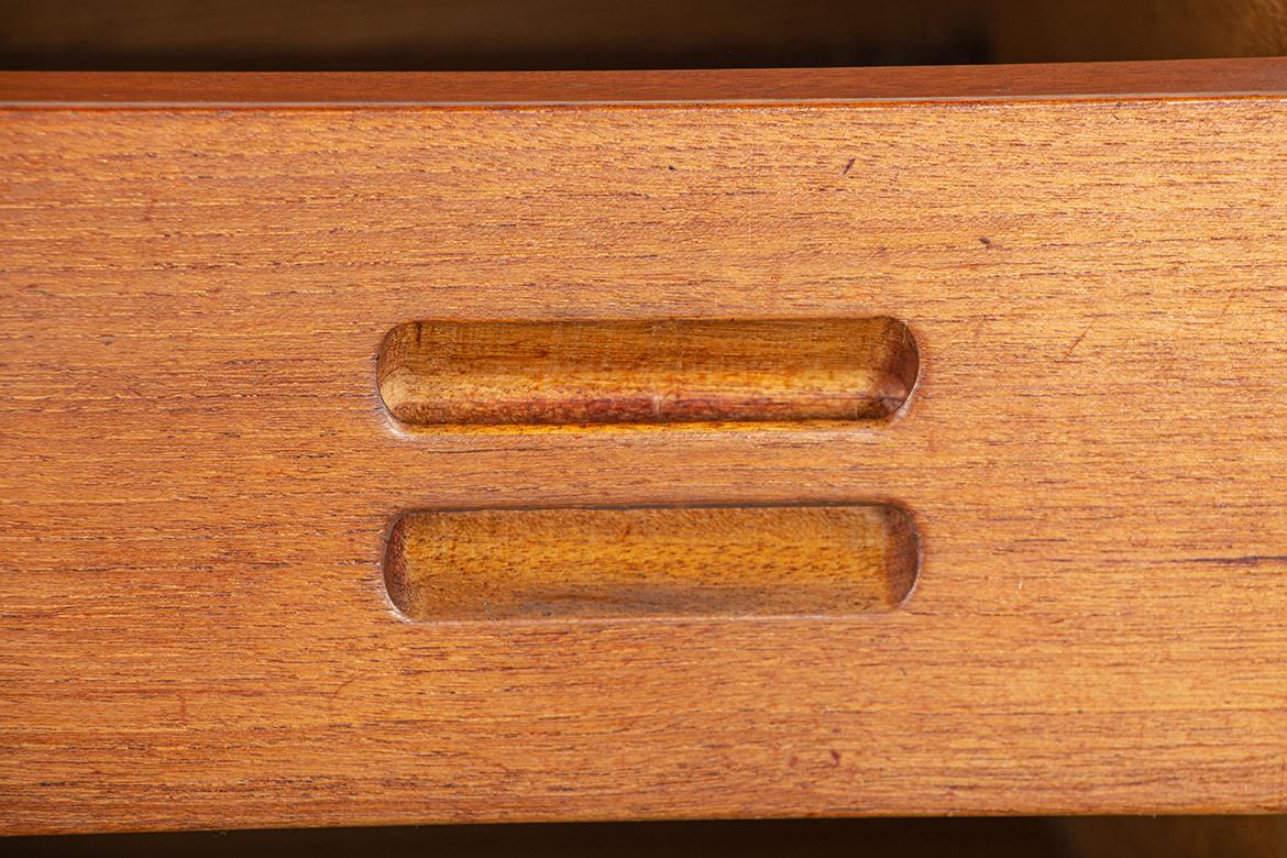 Materiale sintetico Credenza danese extra lunga, teak, quercia, similpelle, 280 cm, Arne Hovmand-Olsen. in vendita