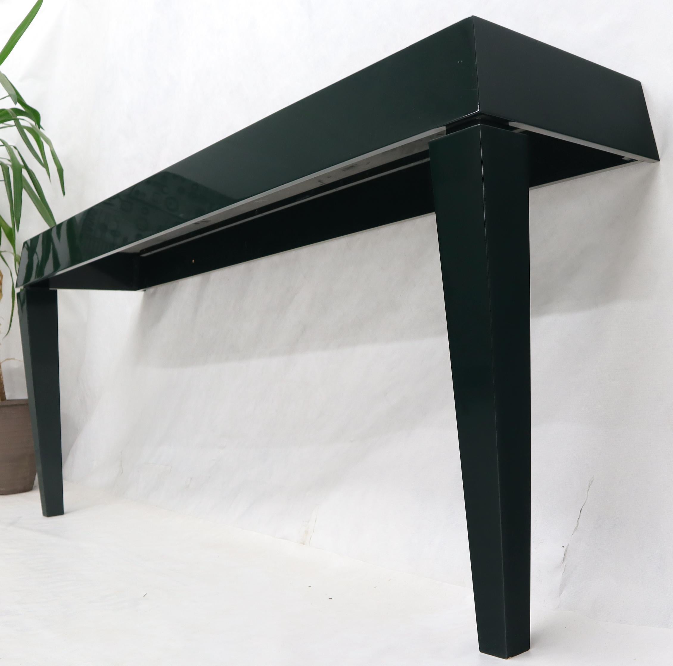 Extra Long Dark Green Lacquer Console Wall Table In Good Condition For Sale In Rockaway, NJ