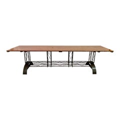 Mesa extra larga con base de hierro de arquitectura francesa y tablero de madera envejecida