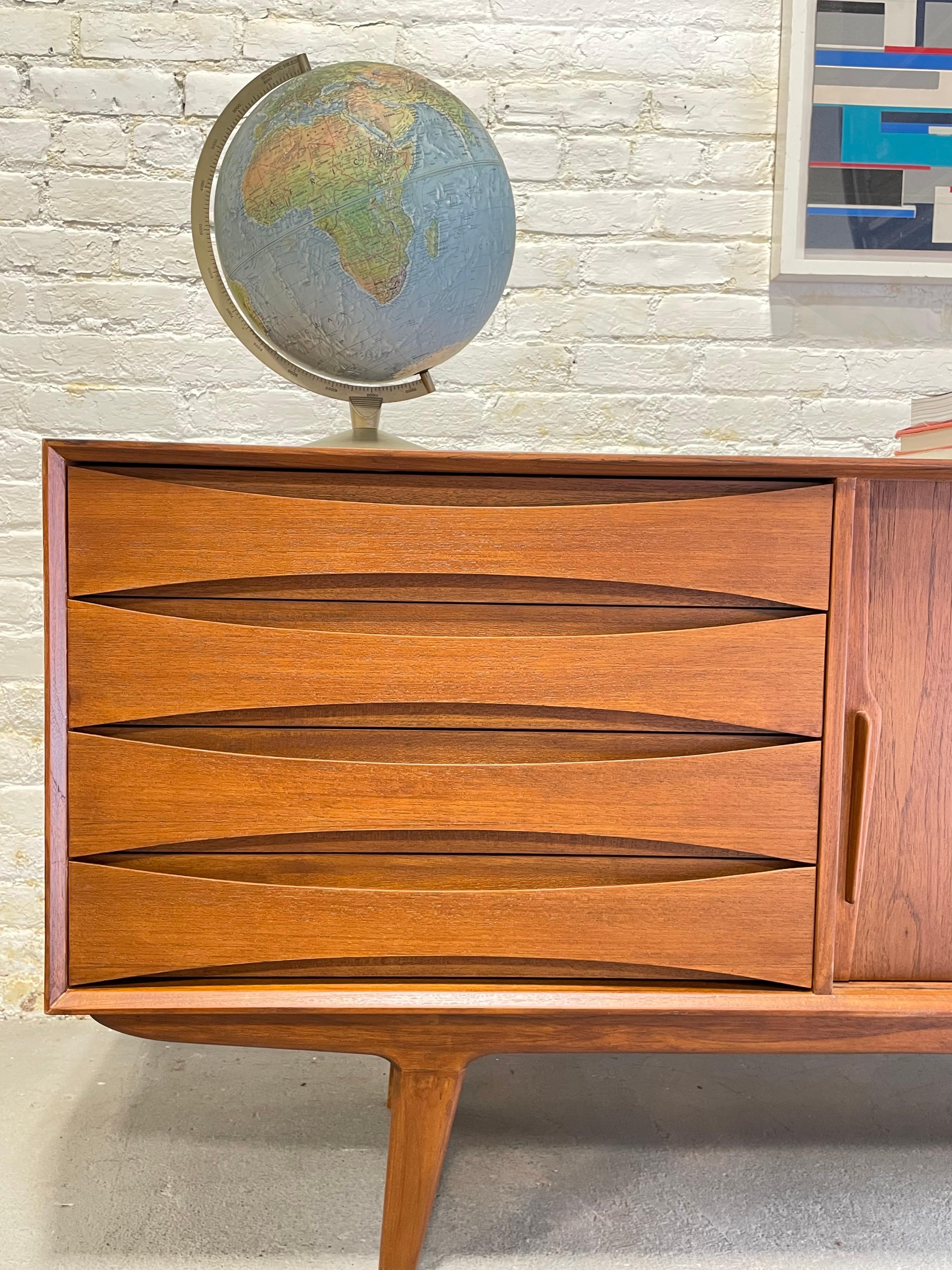 Mid-Century Modern Extra LONG + Handsome Mid Century Modern styled Teak CREDENZA / Sideboard  For Sale