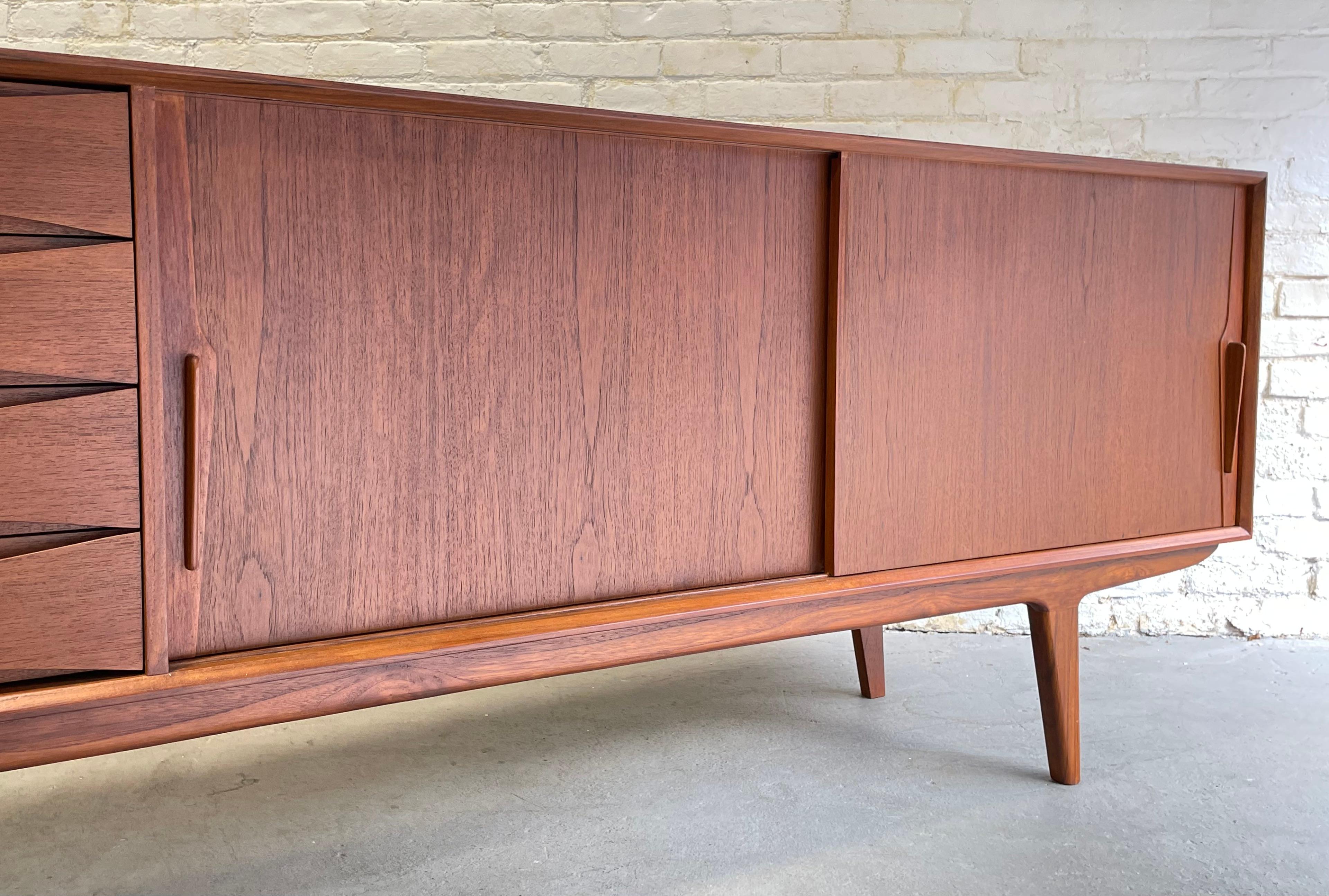 Extra LONG + Handsome Mid Century Modern styled Teak CREDENZA / Sideboard  For Sale 2