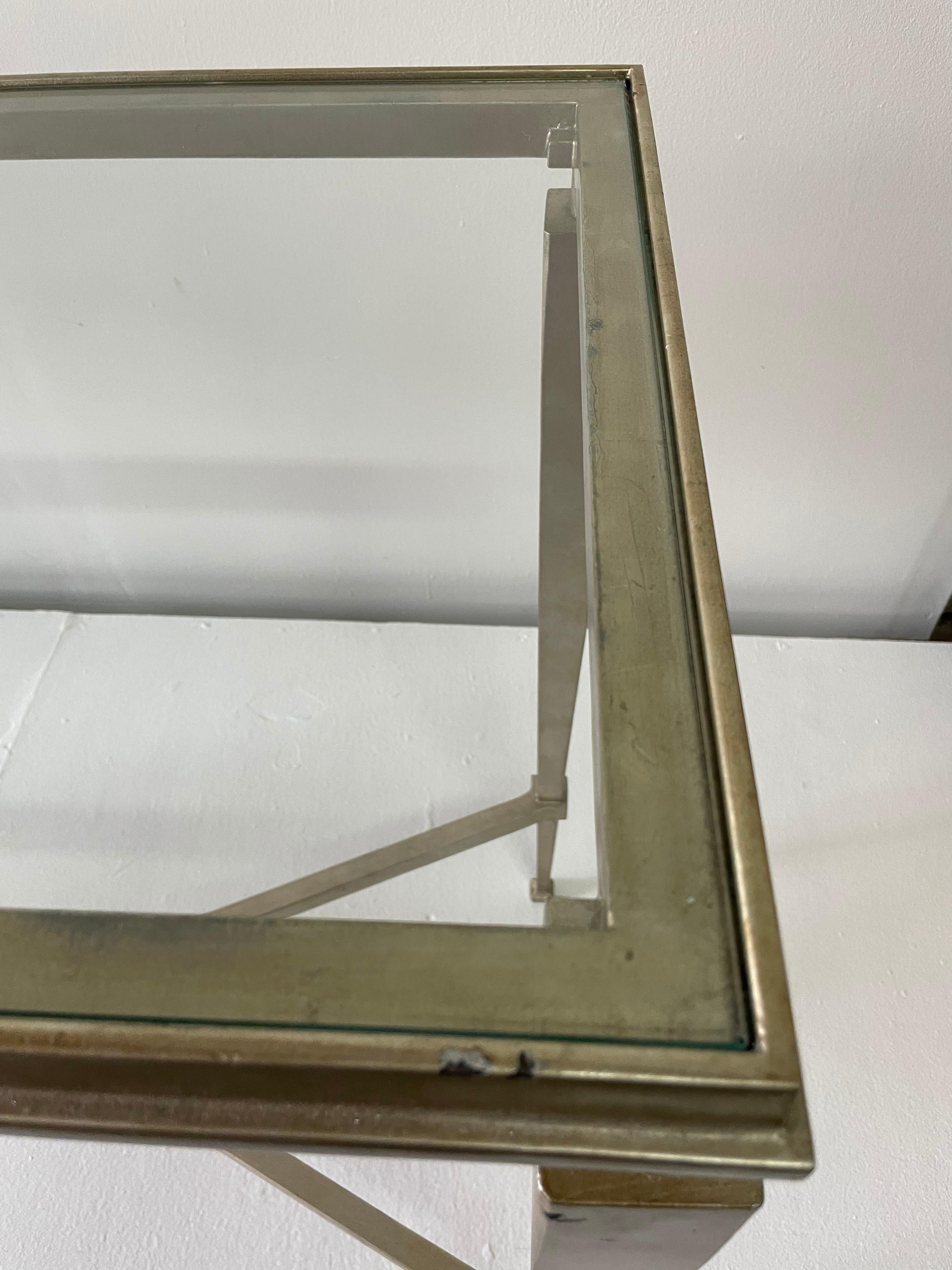 Table console française très longue en acier doré en vente 3
