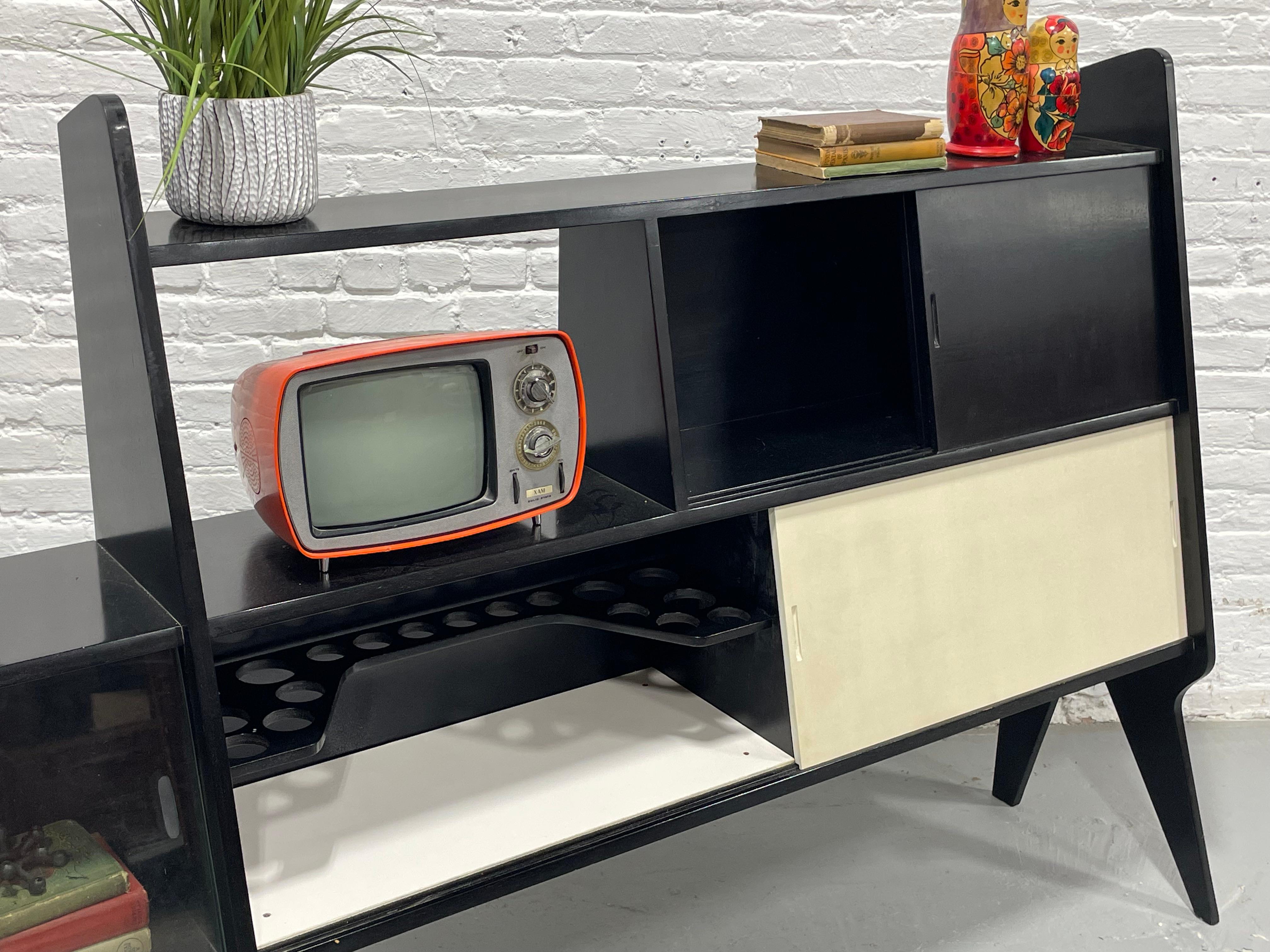 Extra Long Italian Mid-Century Modern Wall Unit + Bar, c. 1960s, Gil Ponti style For Sale 5