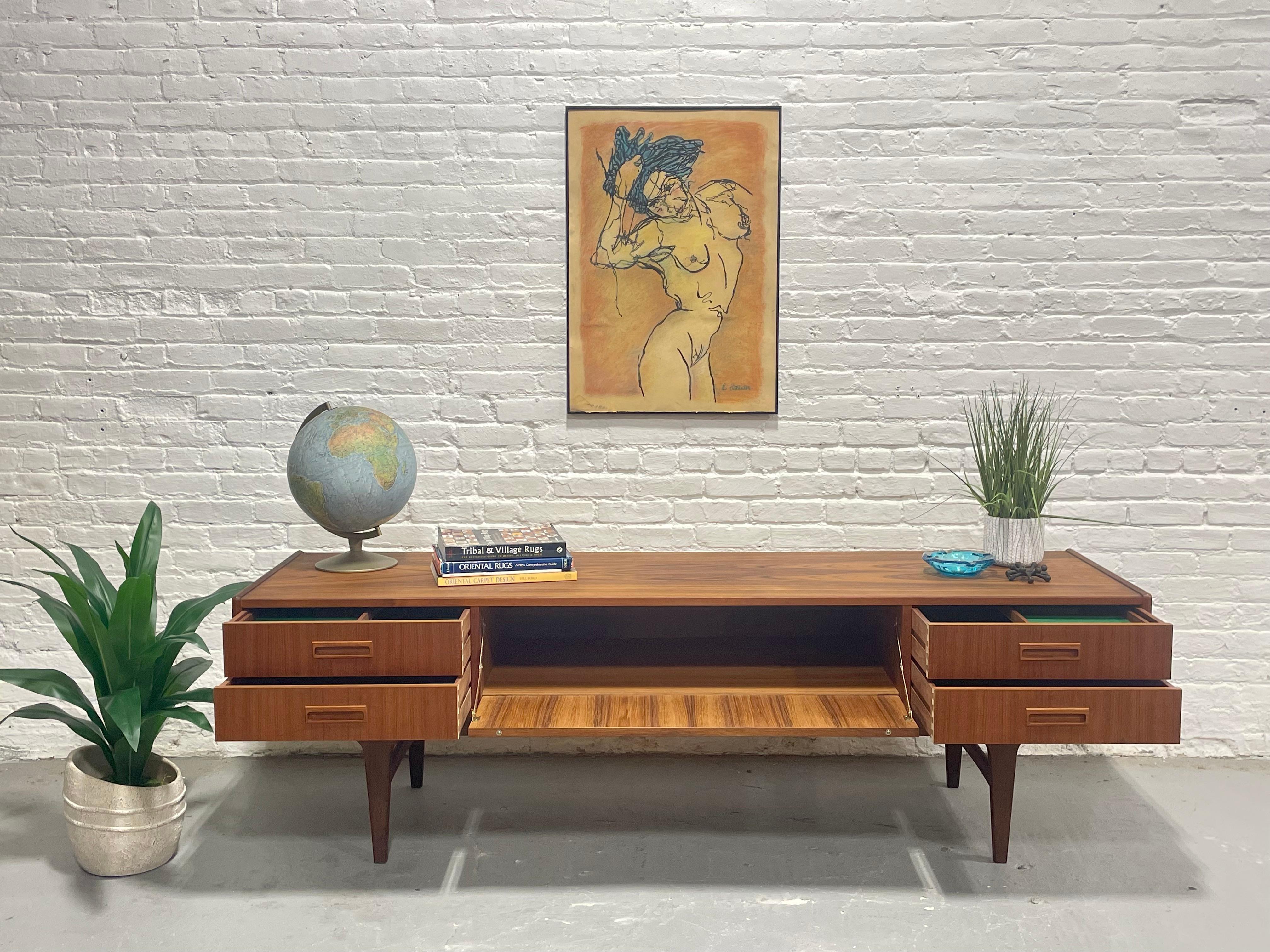 Extra Long Mid-Century Modern Credenza / Media Stand by P. Westergaard’s Mobelfa For Sale 2
