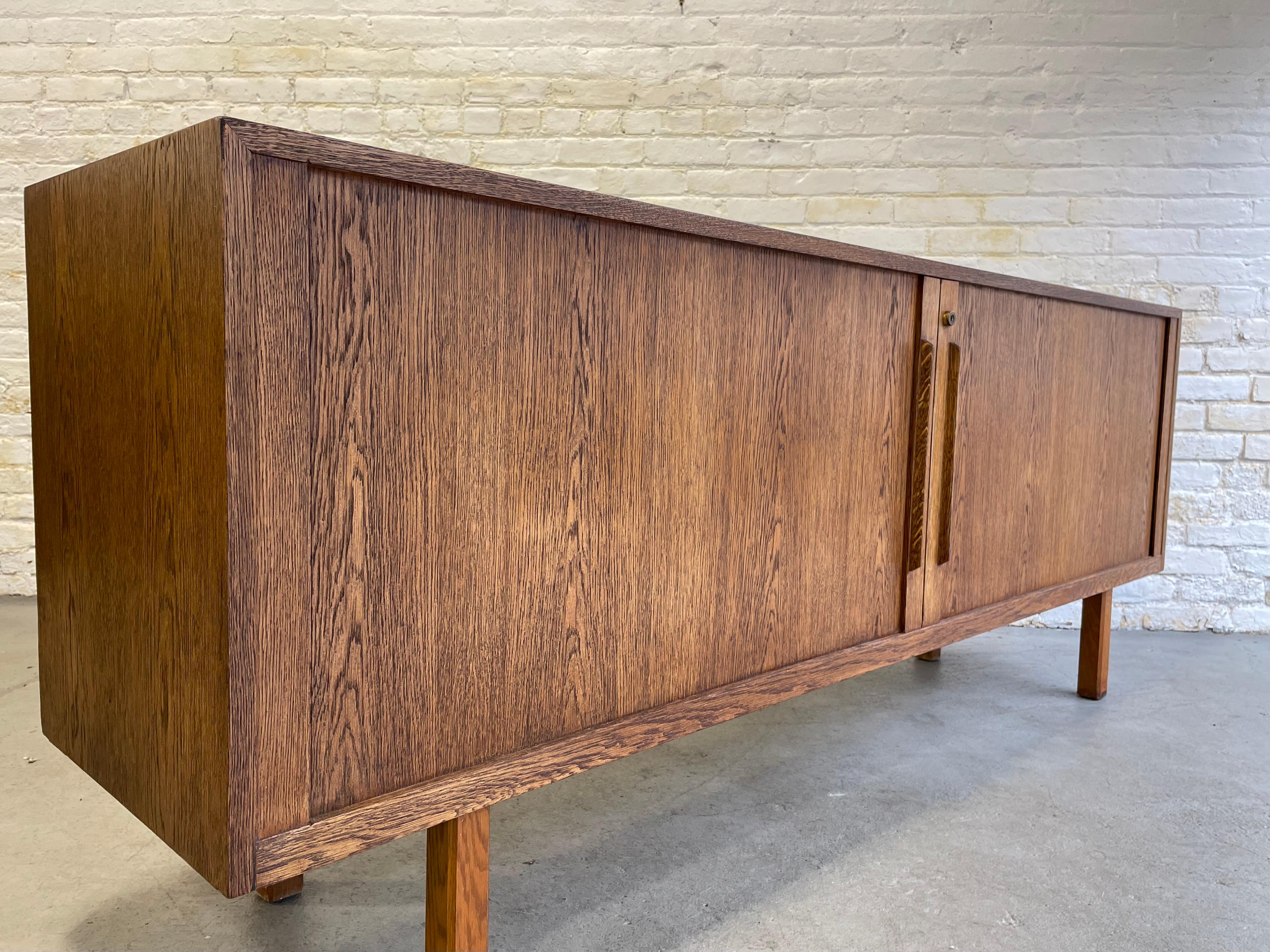 Extra Long Mid-Century Modern Oak Tambour Credenza / Media Stand, c. 1960s 8