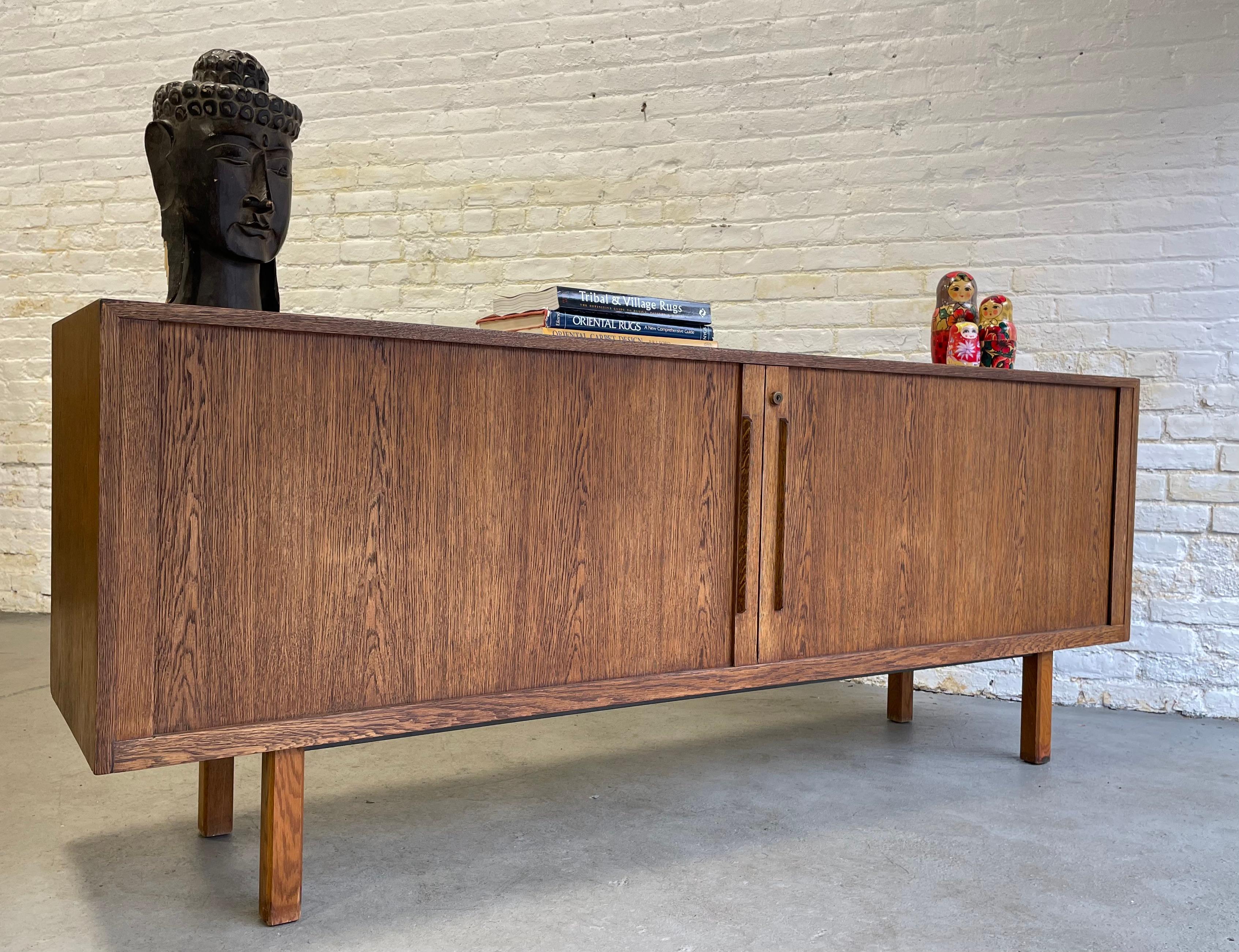 Extra Long Mid-Century Modern Oak Tambour Credenza / Media Stand, c. 1960s 4