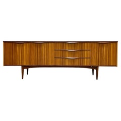 CREDENZA EN TEAK extra longue, moderne du milieu du siècle dernier, par A.H. McIntosh, Écosse