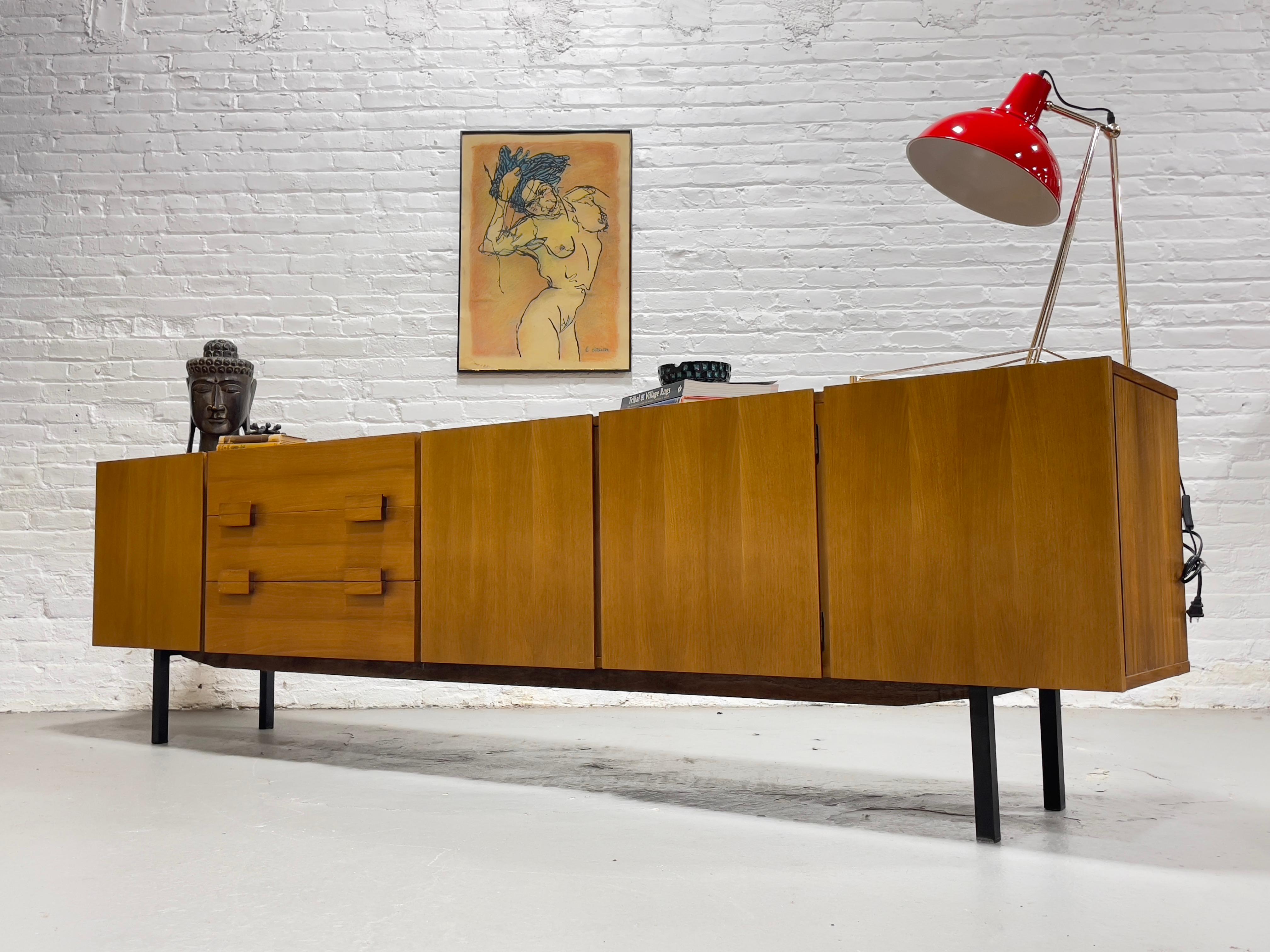 EXTRA LONG Mid Century Modern Teak CREDENZA / Sideboard, c. 1960s In Good Condition For Sale In Weehawken, NJ