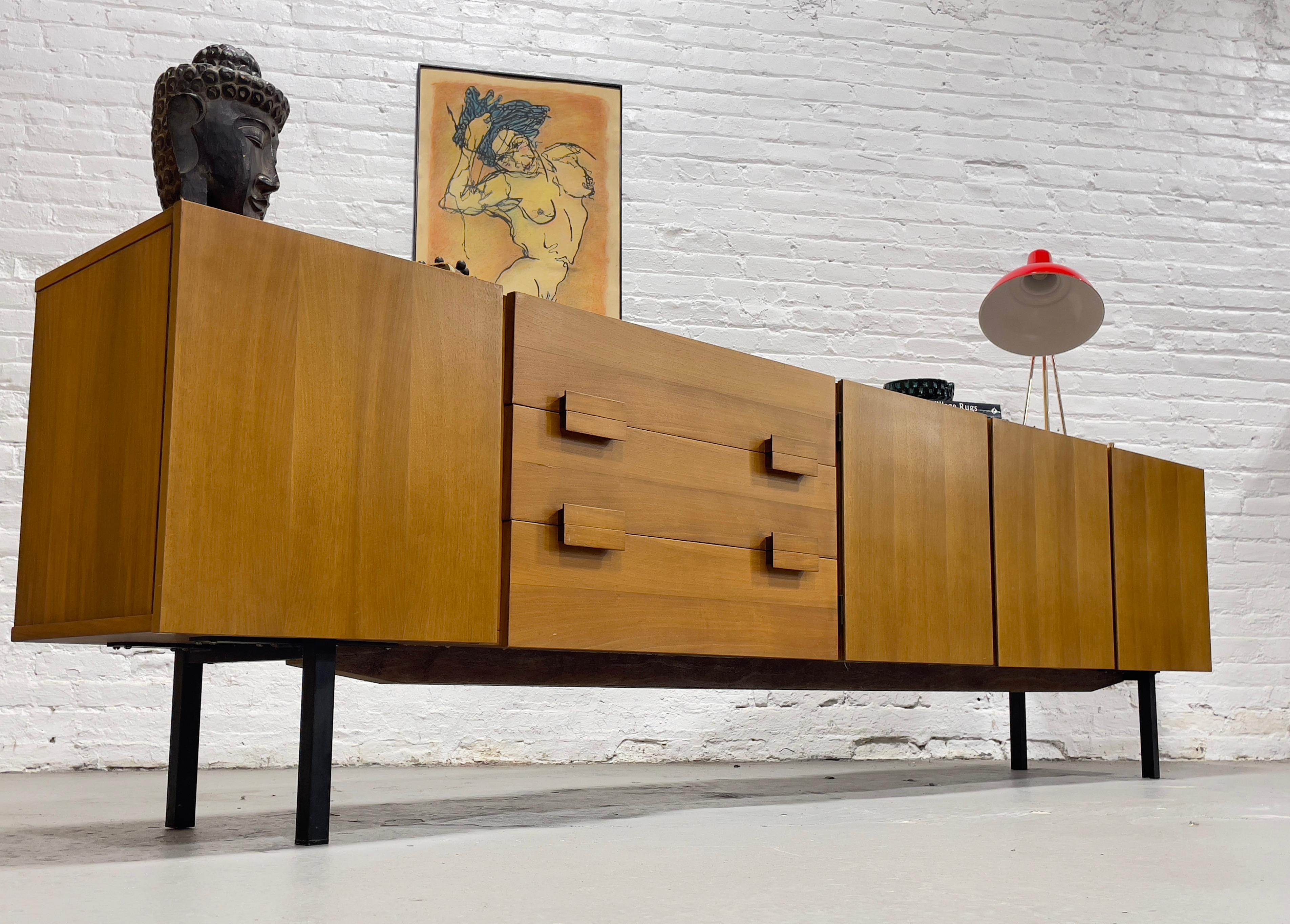 EXTRA LONG Mid Century Modern Teak CREDENZA / Sideboard, c. 1960s For Sale 4