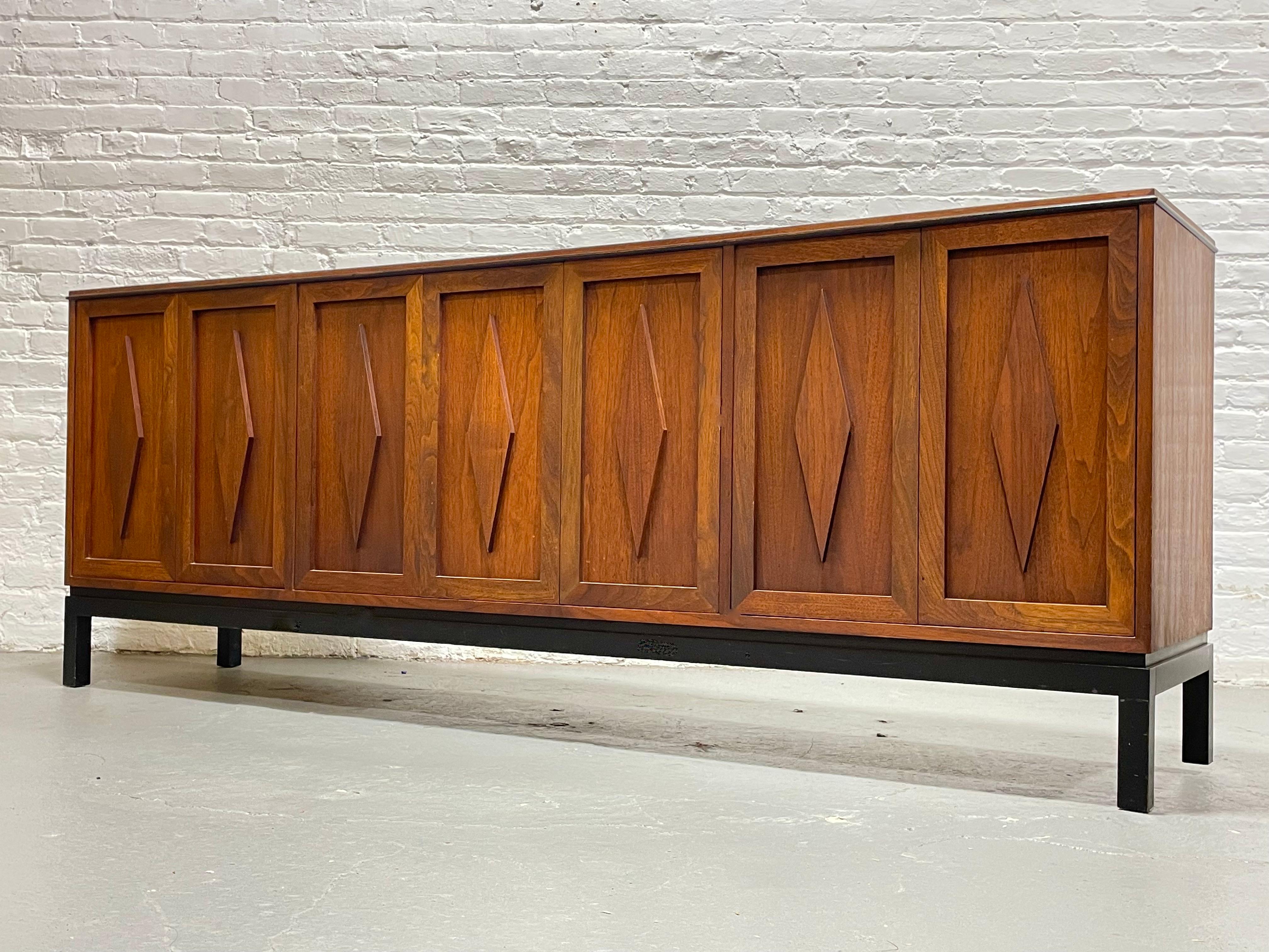 Mid-20th Century Extra LONG Mid Century MODERN Walnut CREDENZA / Media Stand, c. 1960s