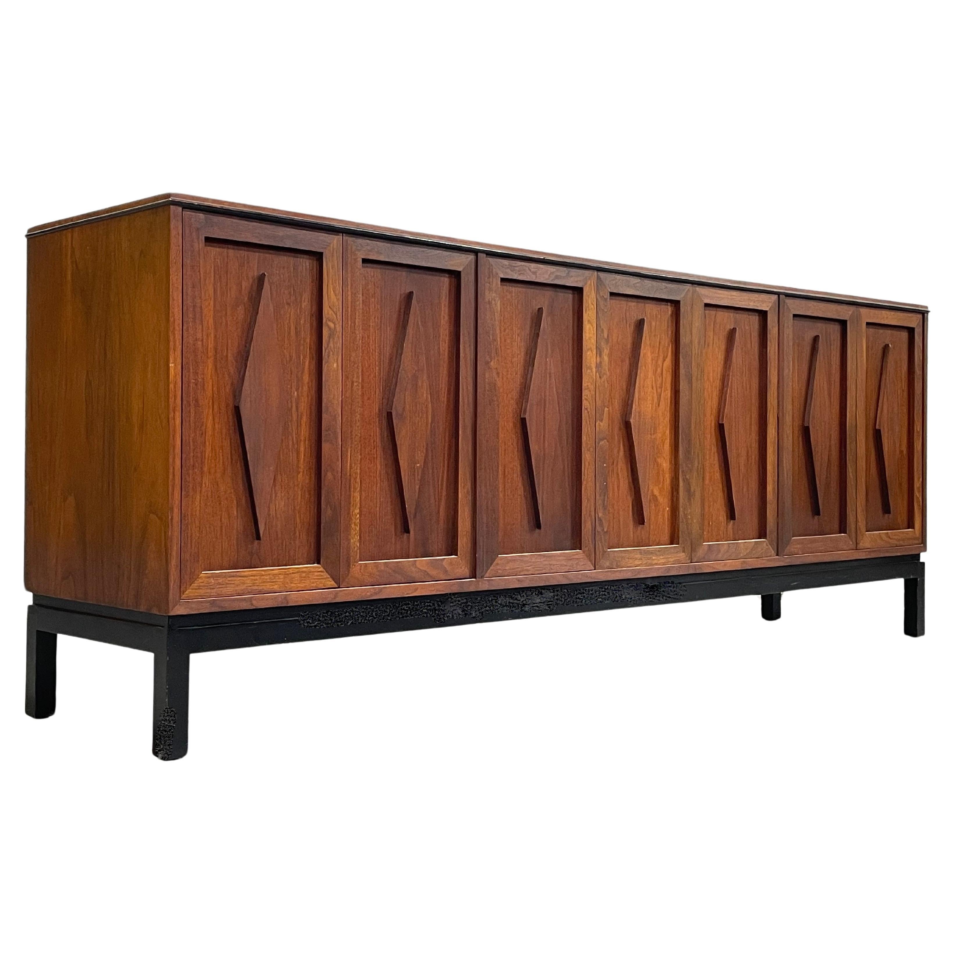 Extra LONG Mid Century MODERN Walnut CREDENZA / Media Stand, c. 1960s For Sale