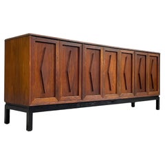 Extra Long Mid Century MODERN CREDENZA / Media Stand en noyer, c. 1960s