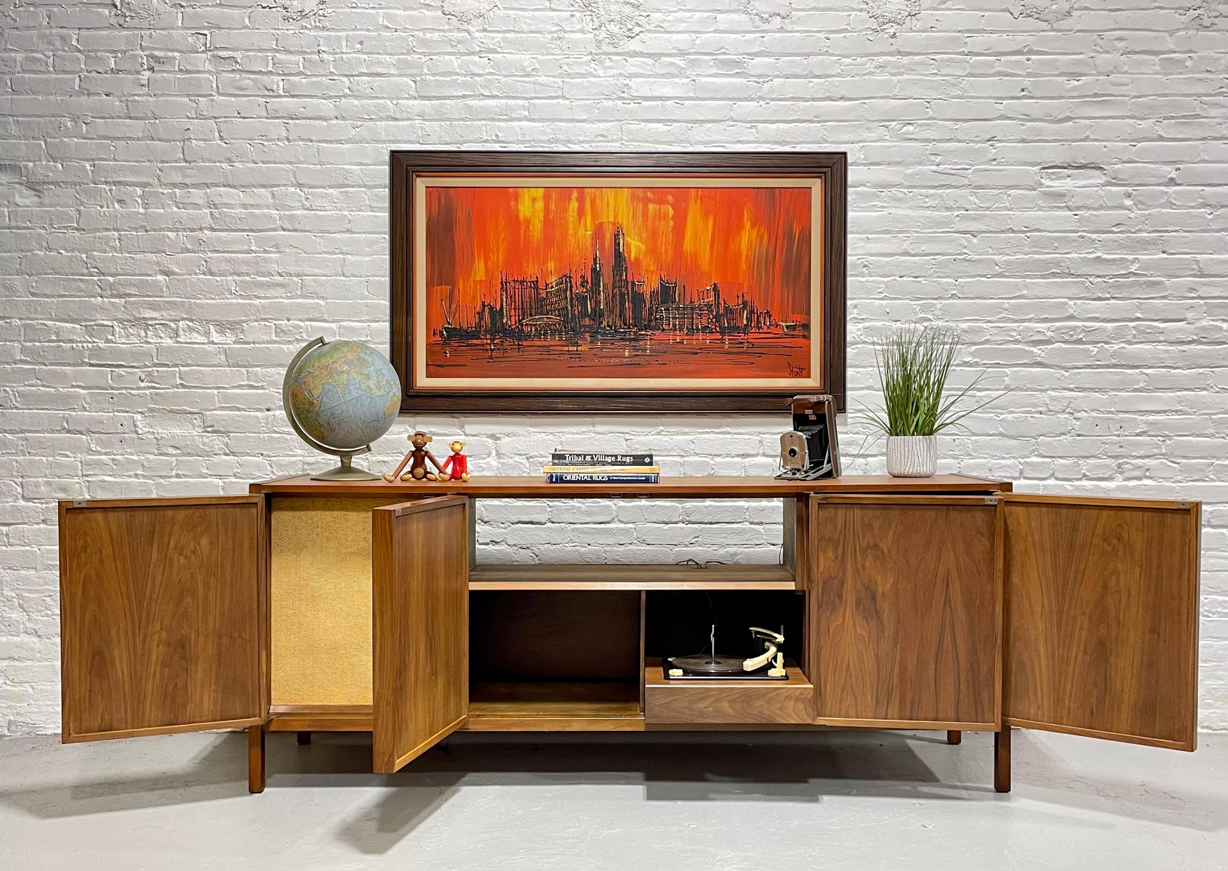 Extra LONG Mid Century MODERN Walnut Stereo Cabinet / CREDENZA / Media Stand In Good Condition In Weehawken, NJ
