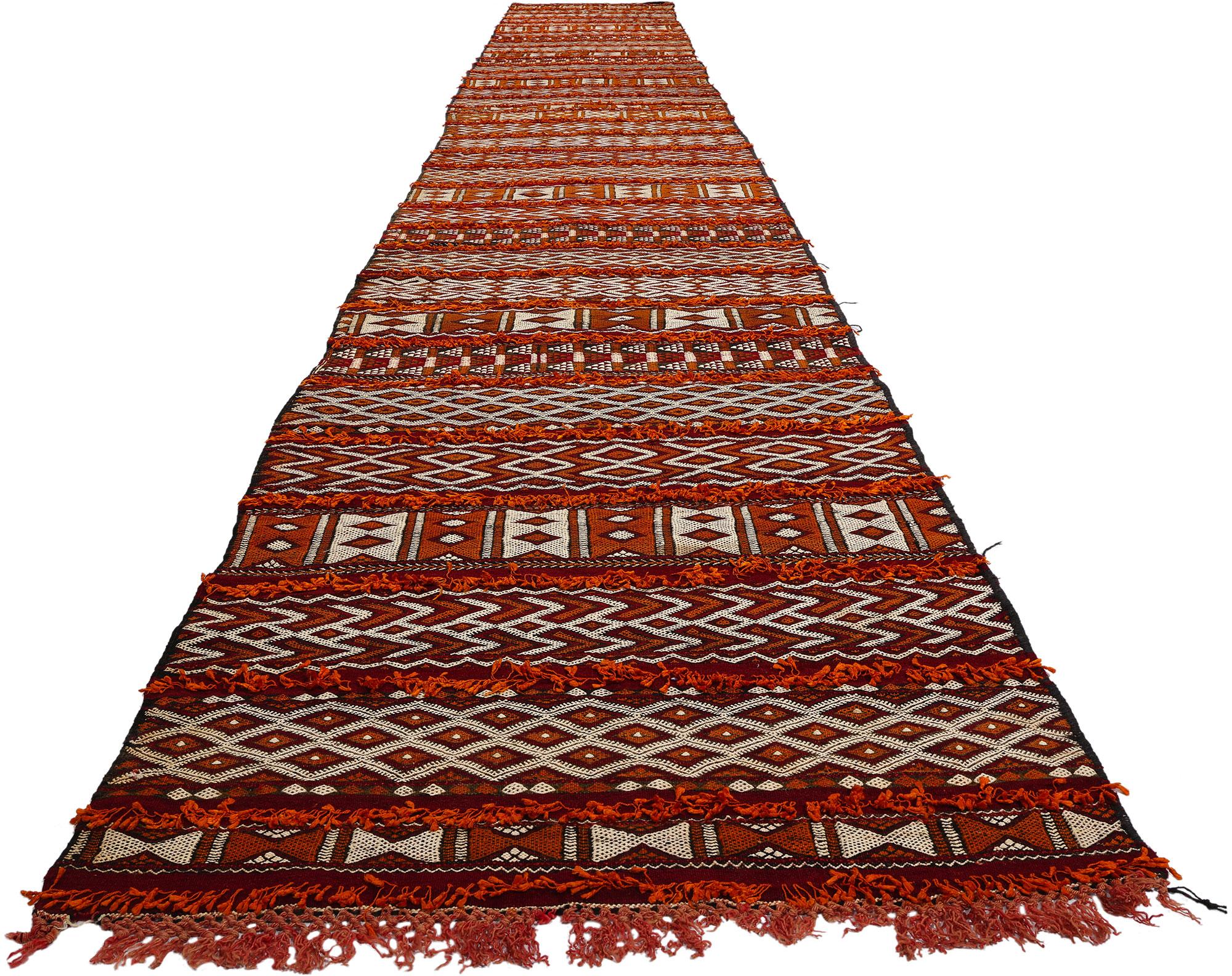 Midcentury Bohemian Vintage Moroccan Zemmour Kilim Berber Rug, 03'02 x 23'02 In Good Condition For Sale In Dallas, TX