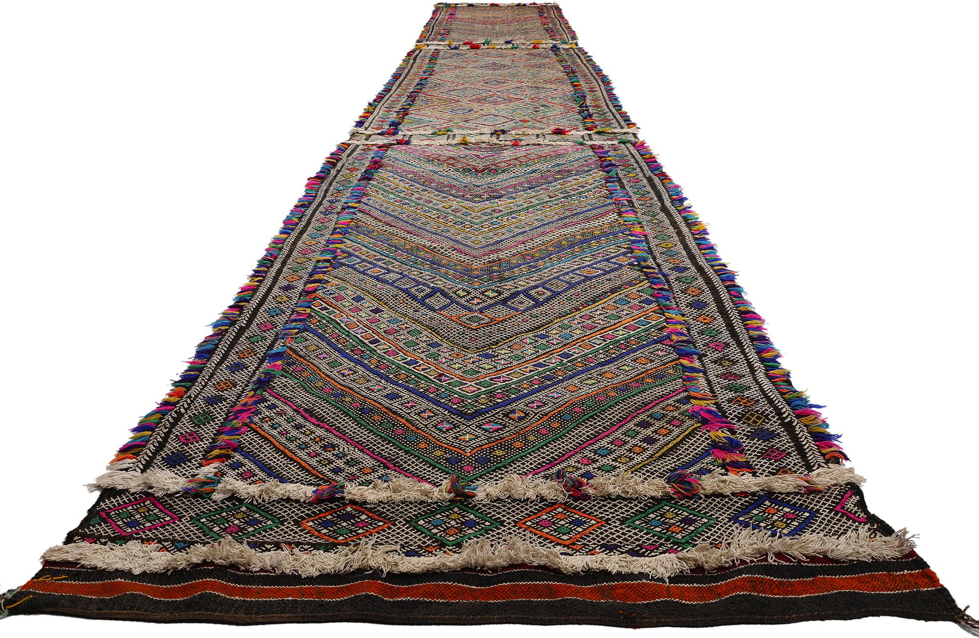 Midcentury Bohemian Vintage Moroccan Zemmour Kilim Berber Rug, 03'08 x 26'02 For Sale 1