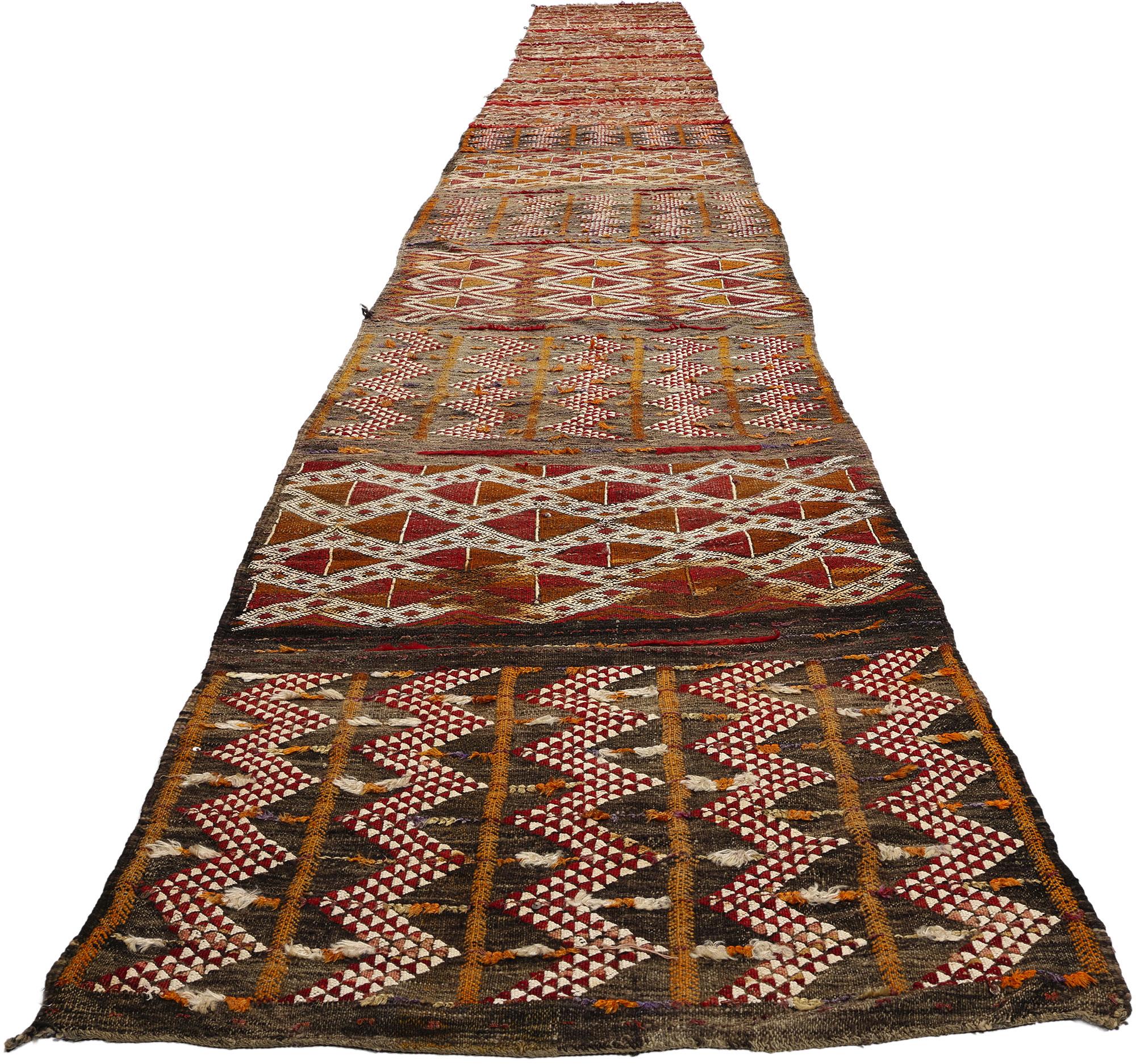 Midcentury Bohemian Vintage Moroccan Zemmour Kilim Berber Rug, 02'07 x 23'02 For Sale 1