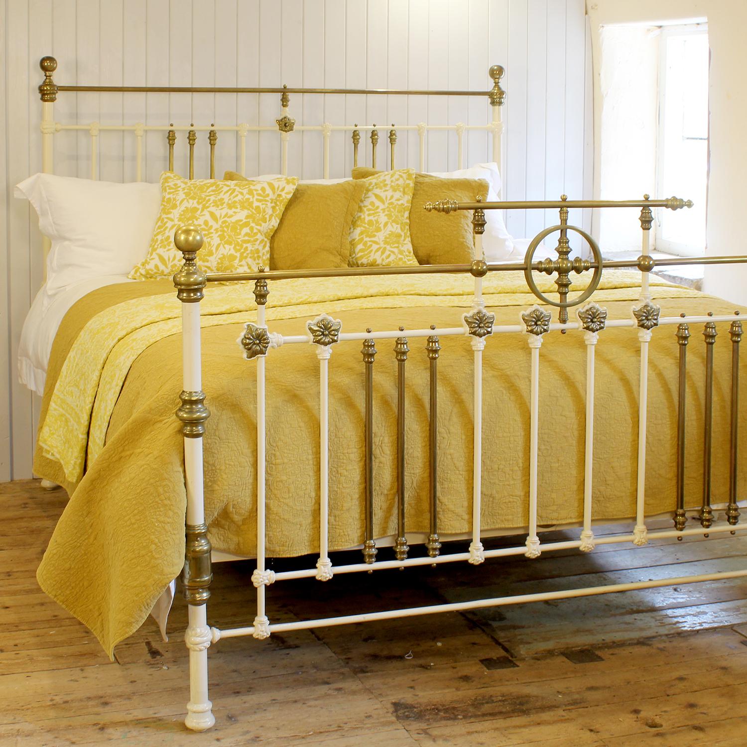 British Extra Wide Brass and Iron Antique Bed in Cream with Brass Ring Decoration, MSK91 For Sale