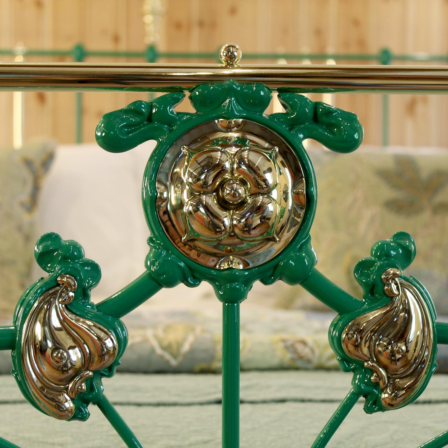 Lit antique extra-large en laiton et en fer, vert avec design Artful Greene, MSK90 Bon état - En vente à Wrexham, GB