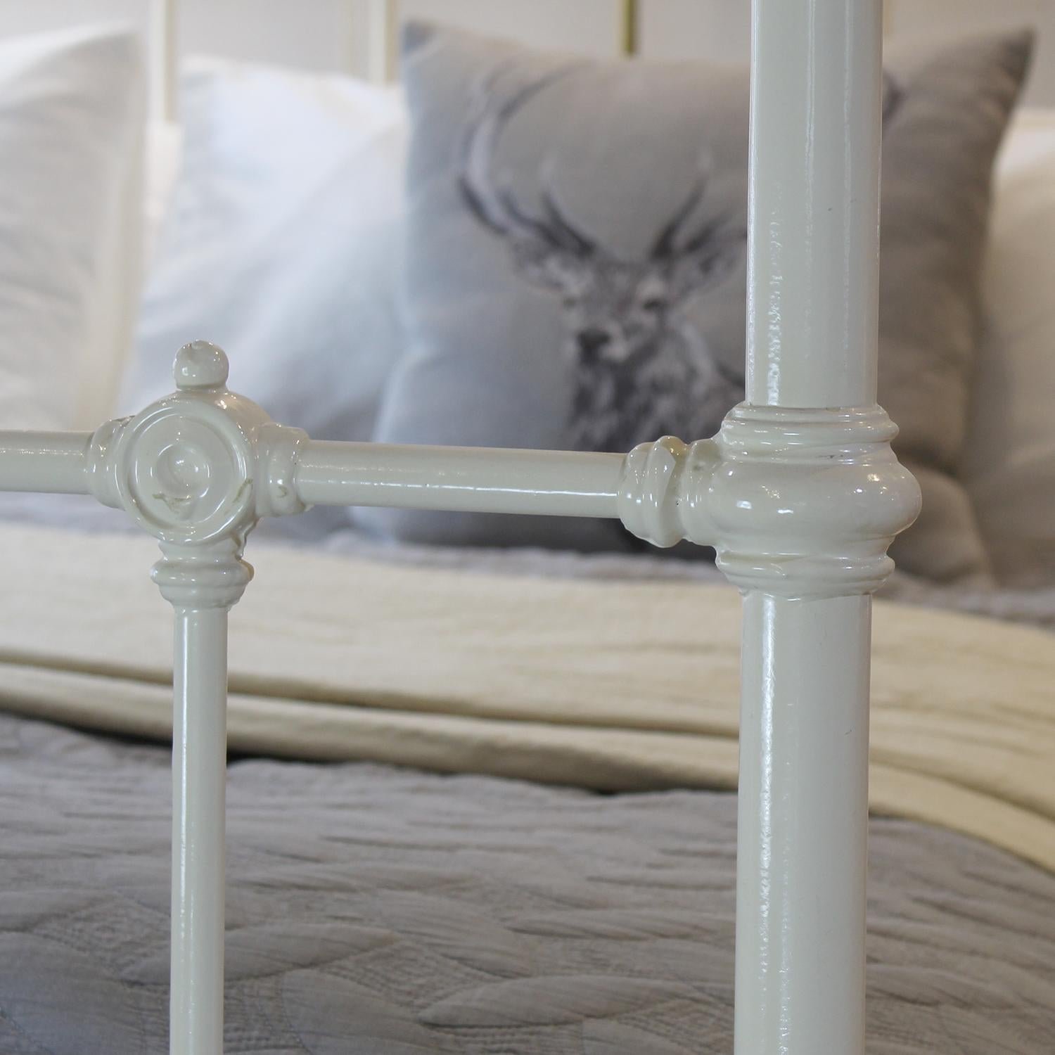 Late 19th Century Extra Wide Brass and Iron Bed in Cream, MSK84