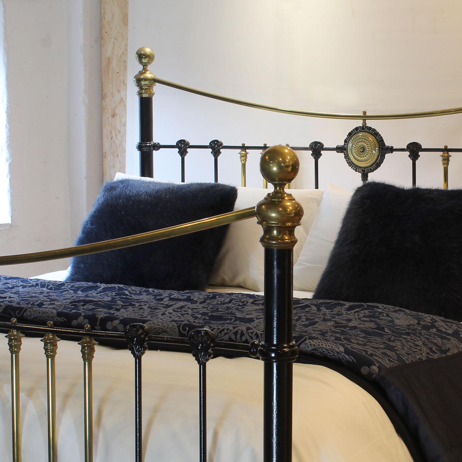 British Extra Wide Brass and Iron Bed with Central Rosette, MSK81 For Sale