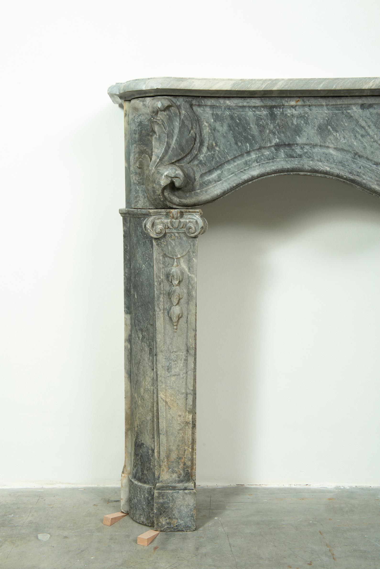 Extraordinaire chemine franaise de style Louis XIV en vente 5