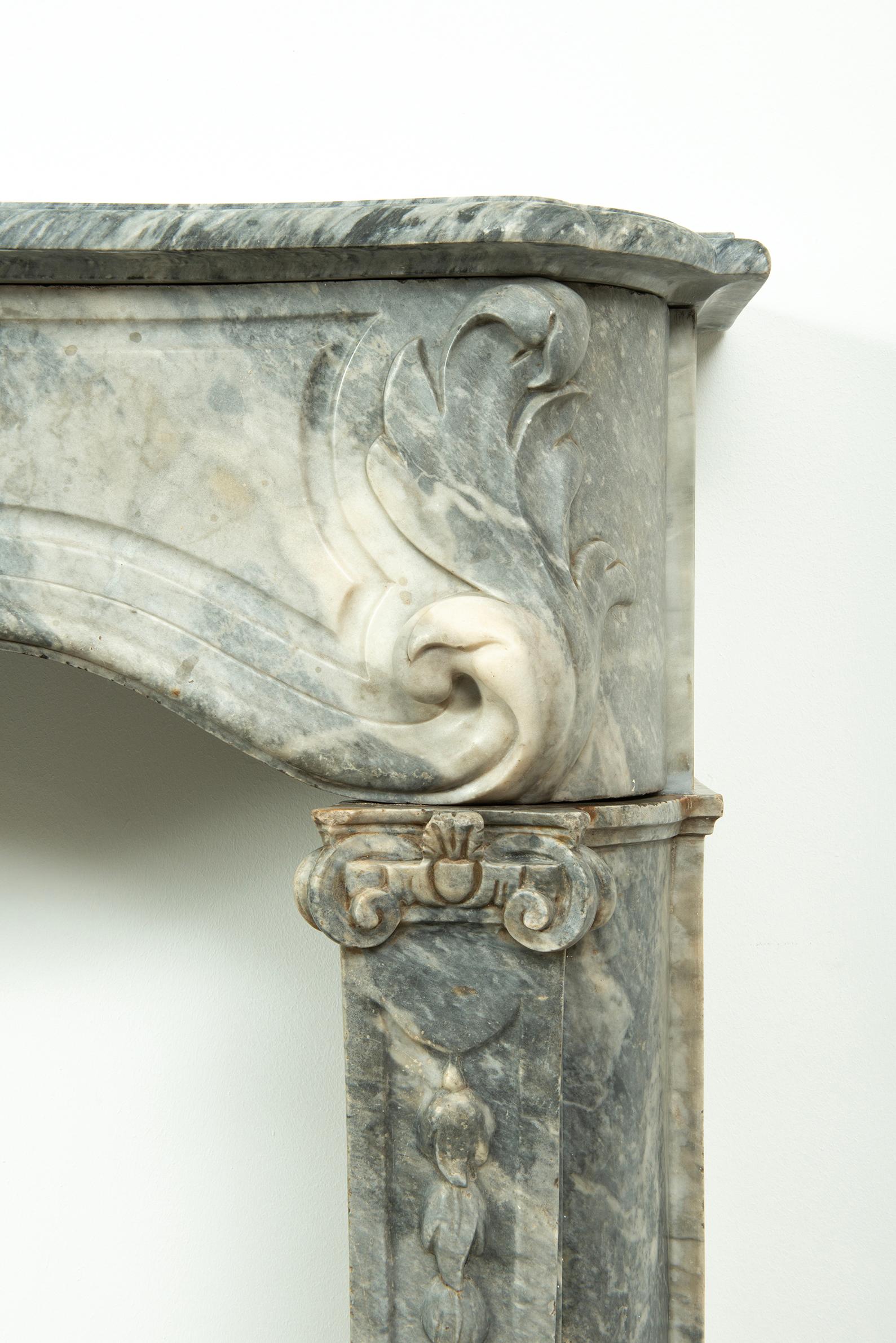 Extraordinaire chemine franaise de style Louis XIV en vente 1