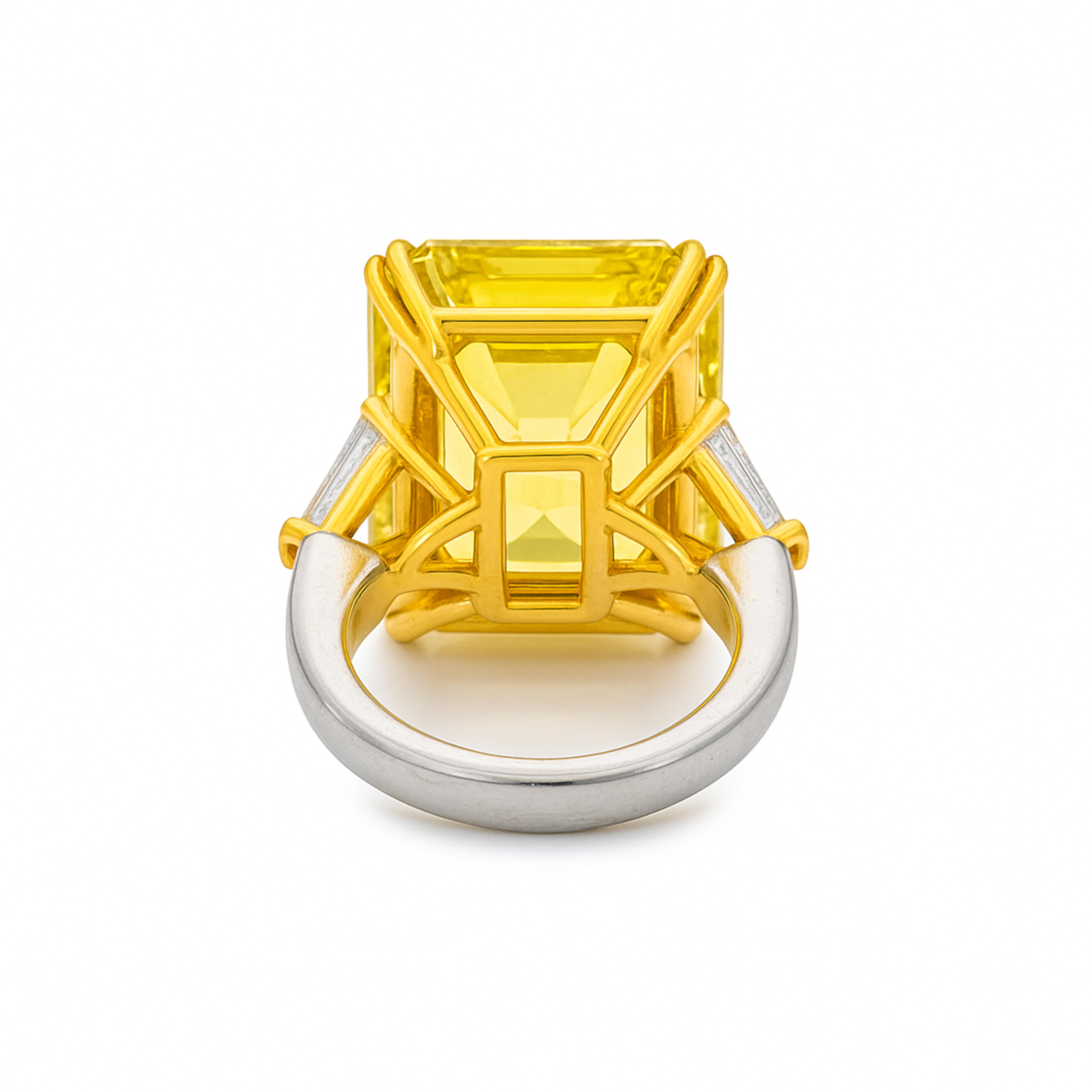 Außergewöhnlicher 17,88 Karat Fancy Yellow Diamond Ring Ein Meisterwerk der Proportionen im Zustand „Neu“ im Angebot in Chicago, IL