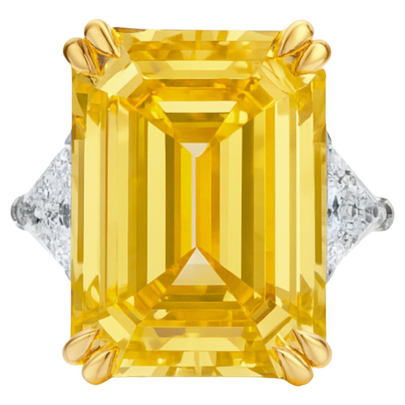 Außergewöhnlicher 17,88 Karat Fancy Yellow Diamond Ring Ein Meisterwerk der Proportionen im Angebot