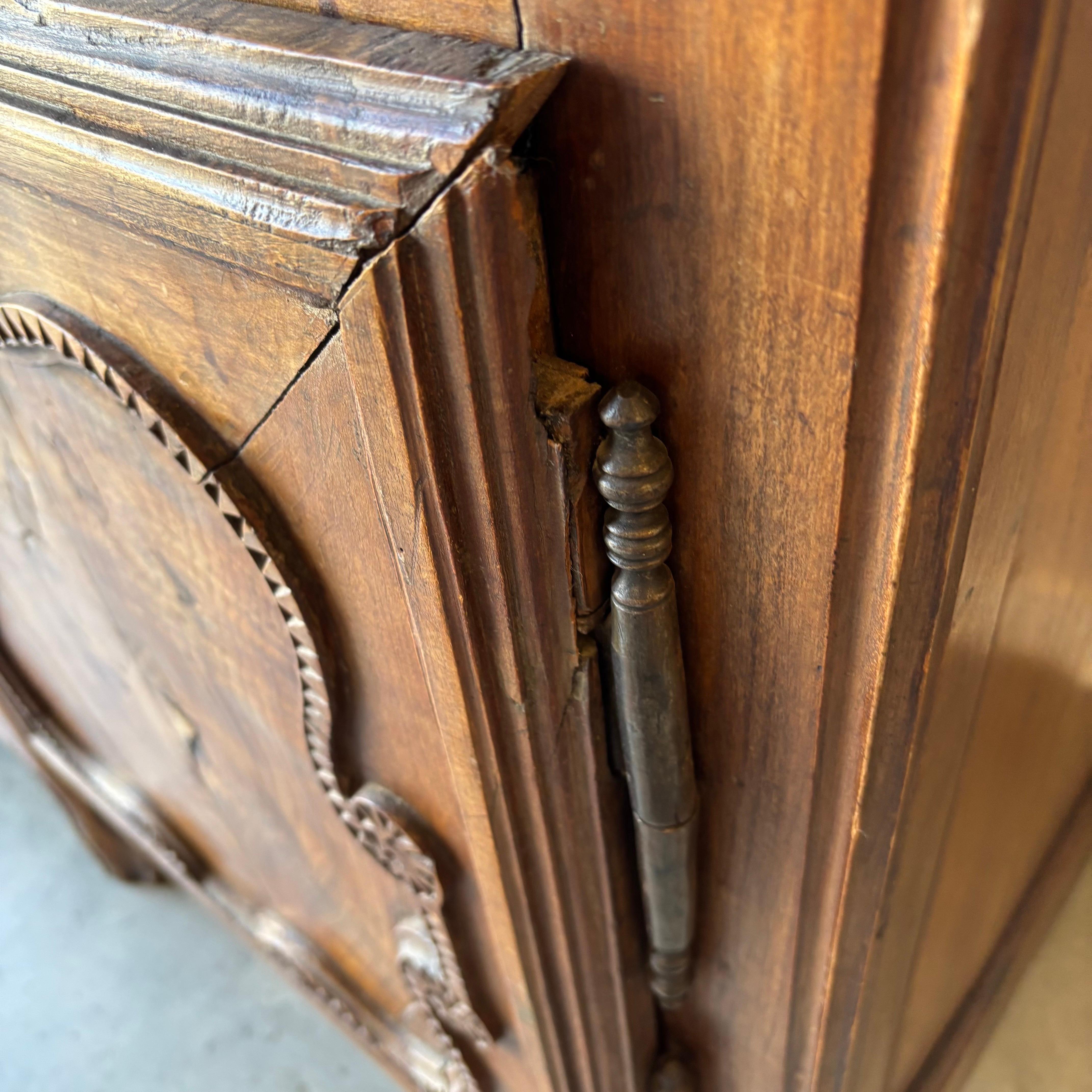 Exceptional 19th Century French Enfilade in Walnut with Rosewood Inlay For Sale 11
