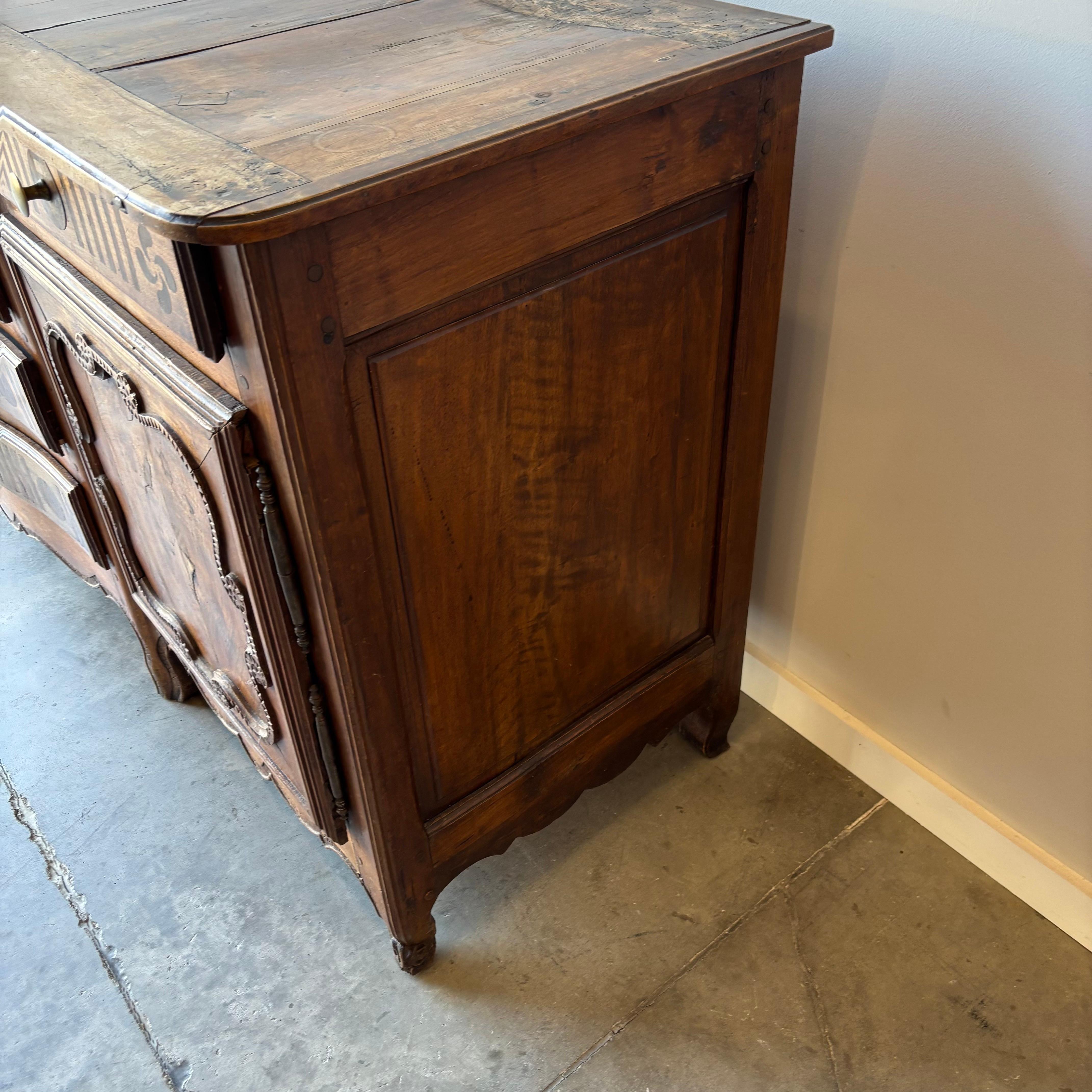 Exceptional 19th Century French Enfilade in Walnut with Rosewood Inlay For Sale 17