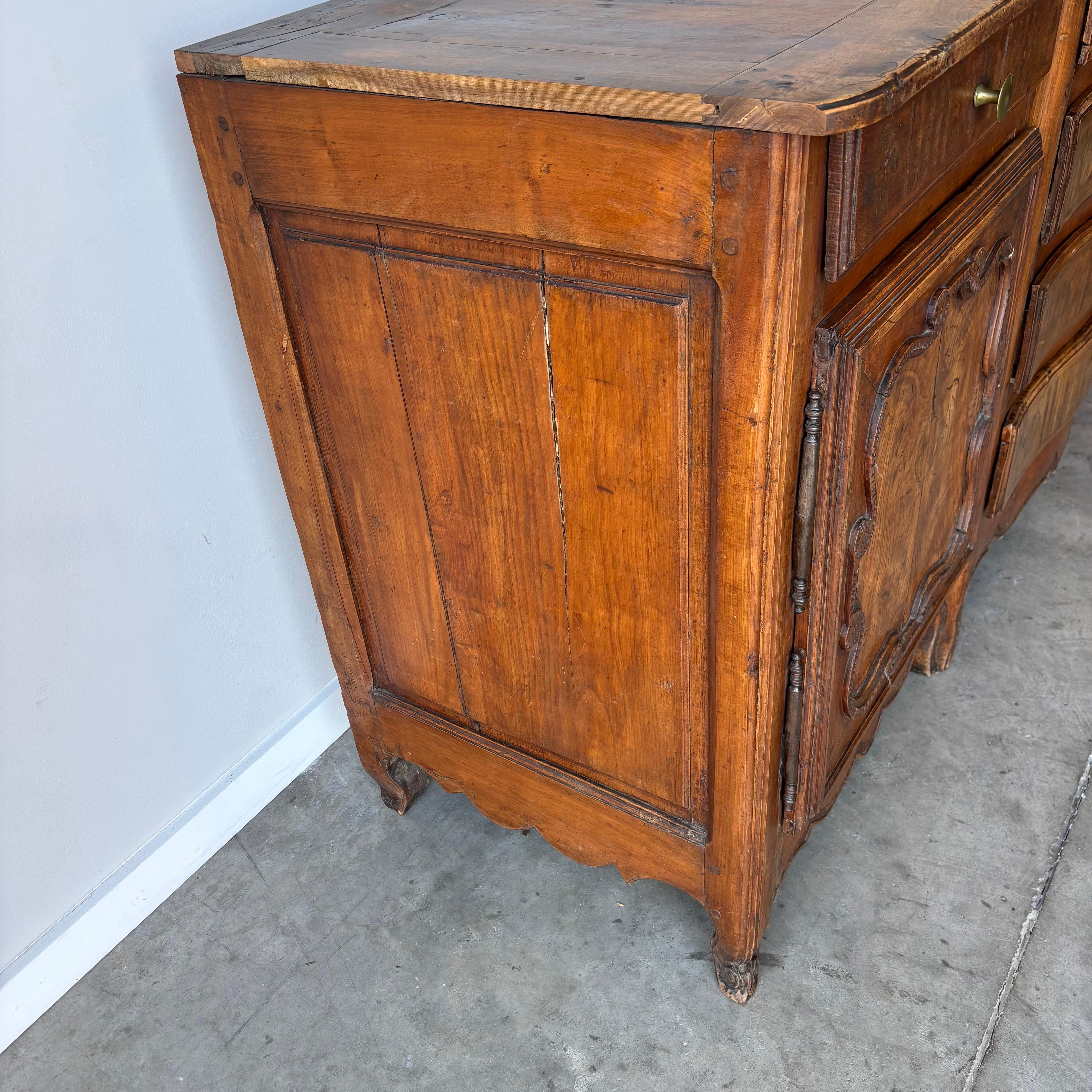Exceptional 19th Century French Enfilade in Walnut with Rosewood Inlay For Sale 5