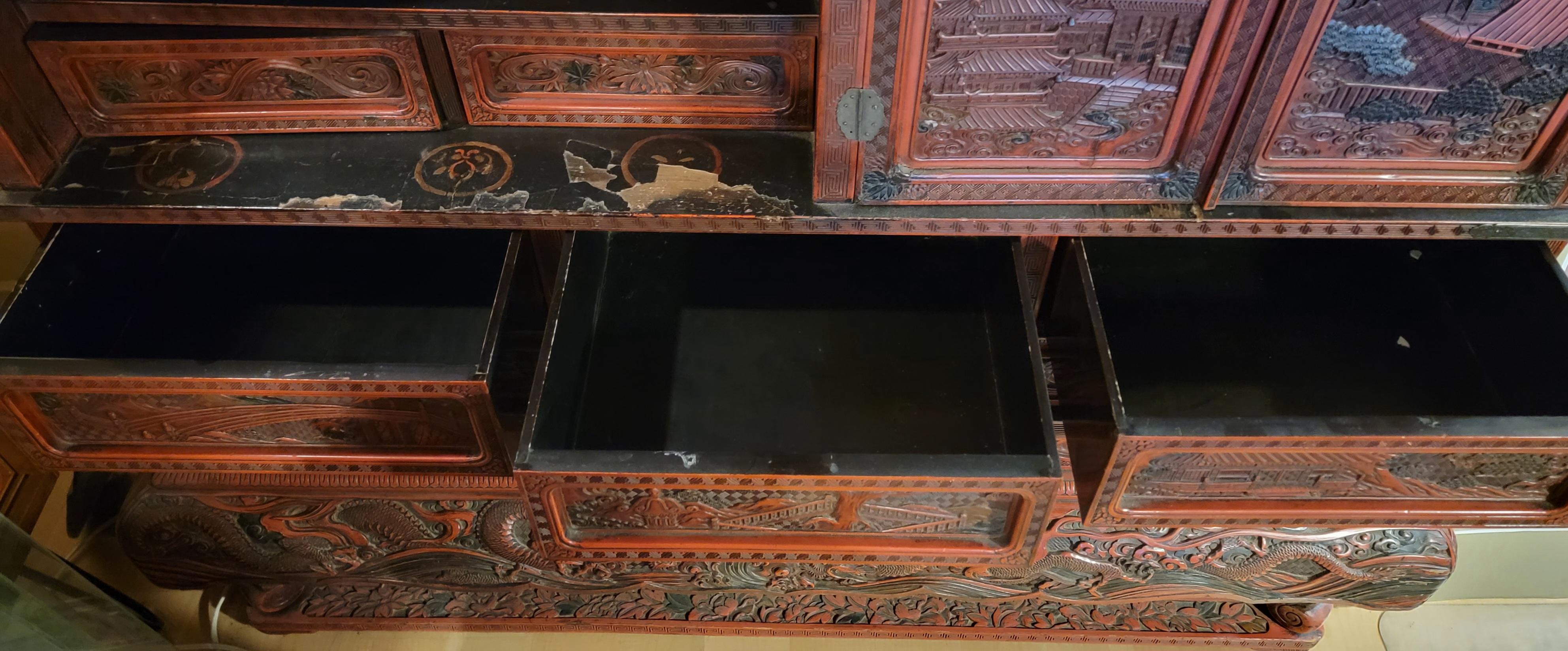 Gabinetto giapponese in cinabro e lacca del XIX secolo in vendita 12