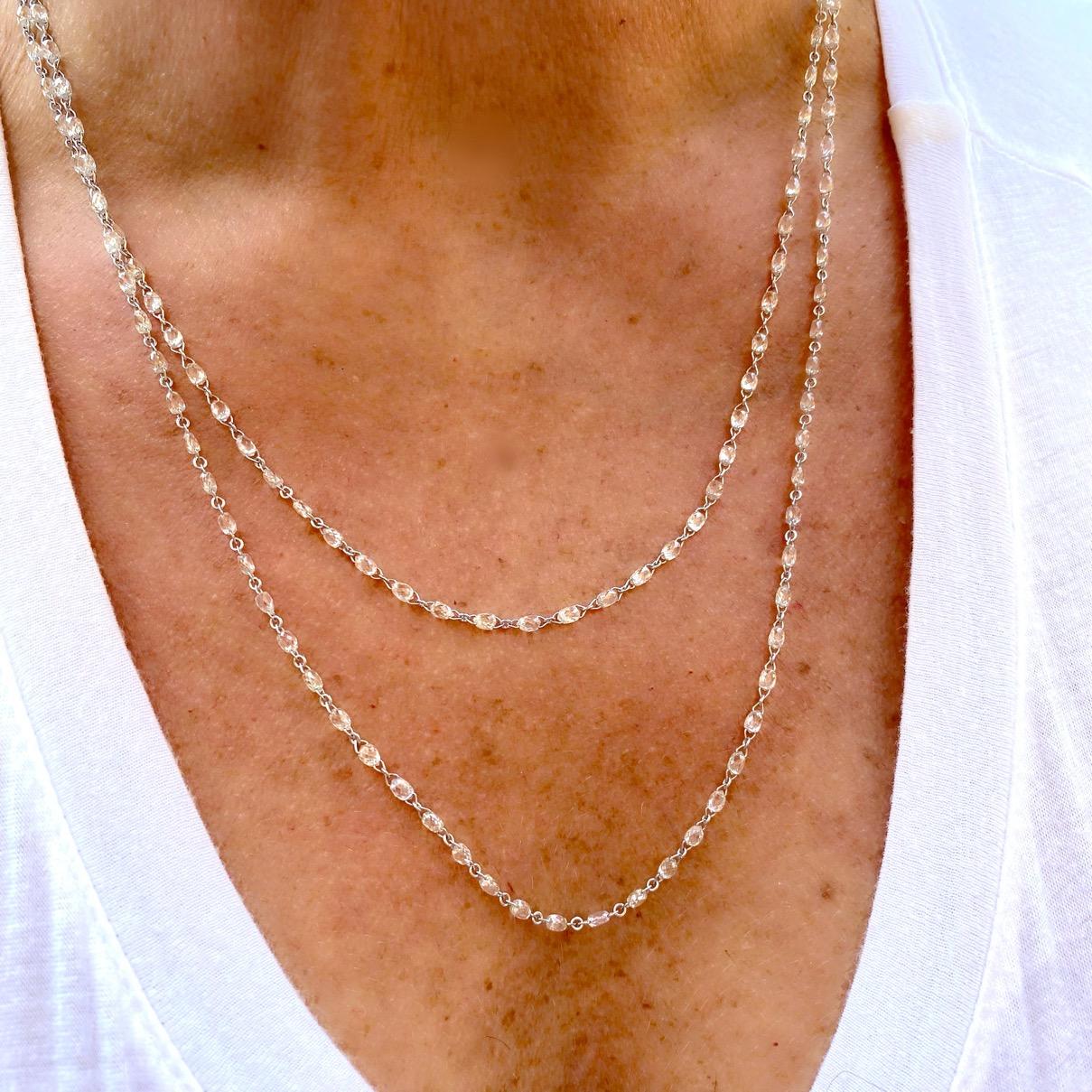 Extraordinaire collier long extraordinaire en or blanc 18 carats de 23,05 carats en vente 1