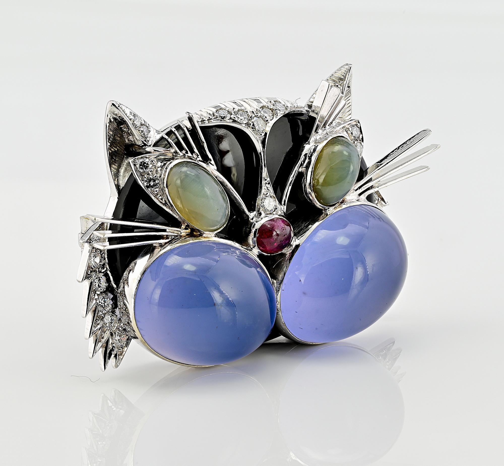 Contemporary Extraordinary 30.00 Ct Blue Moonstone Gemset Fancy Cat Brooch 18 KT For Sale