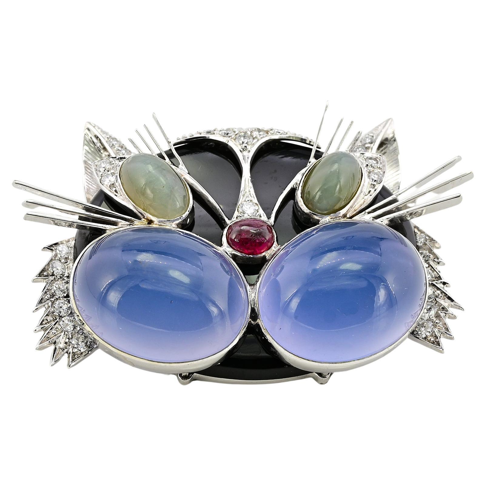 Extraordinary 30.00 Ct Blue Moonstone Gemset Fancy Cat Brooch 18 KT For Sale