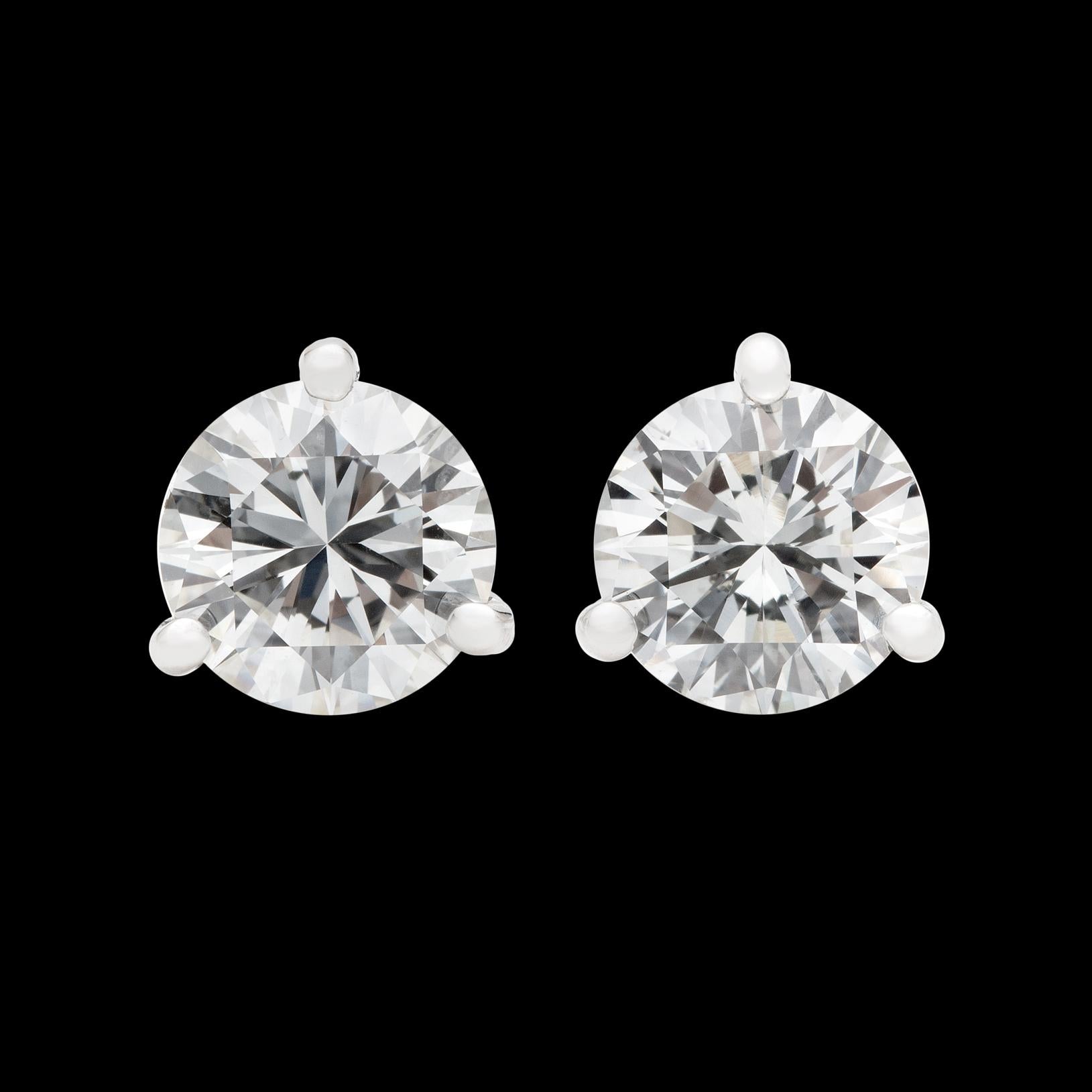 Extraordinary 3.12 Carat GIA Diamond Studs In New Condition For Sale In San Francisco, CA
