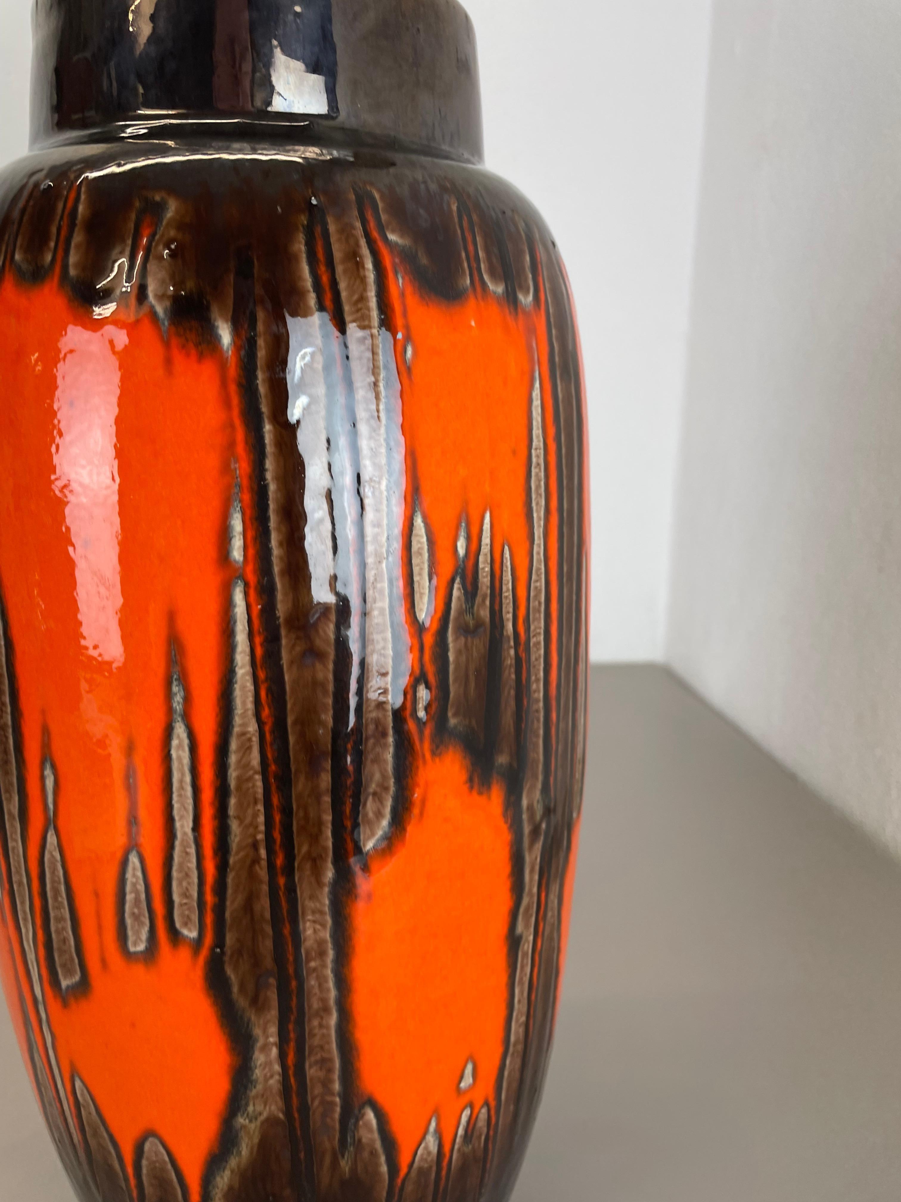 Extraordinaire vase de 38 cm en poterie Zig Zag Fat Lava par Scheurich, Allemagne, années 1970 en vente 10