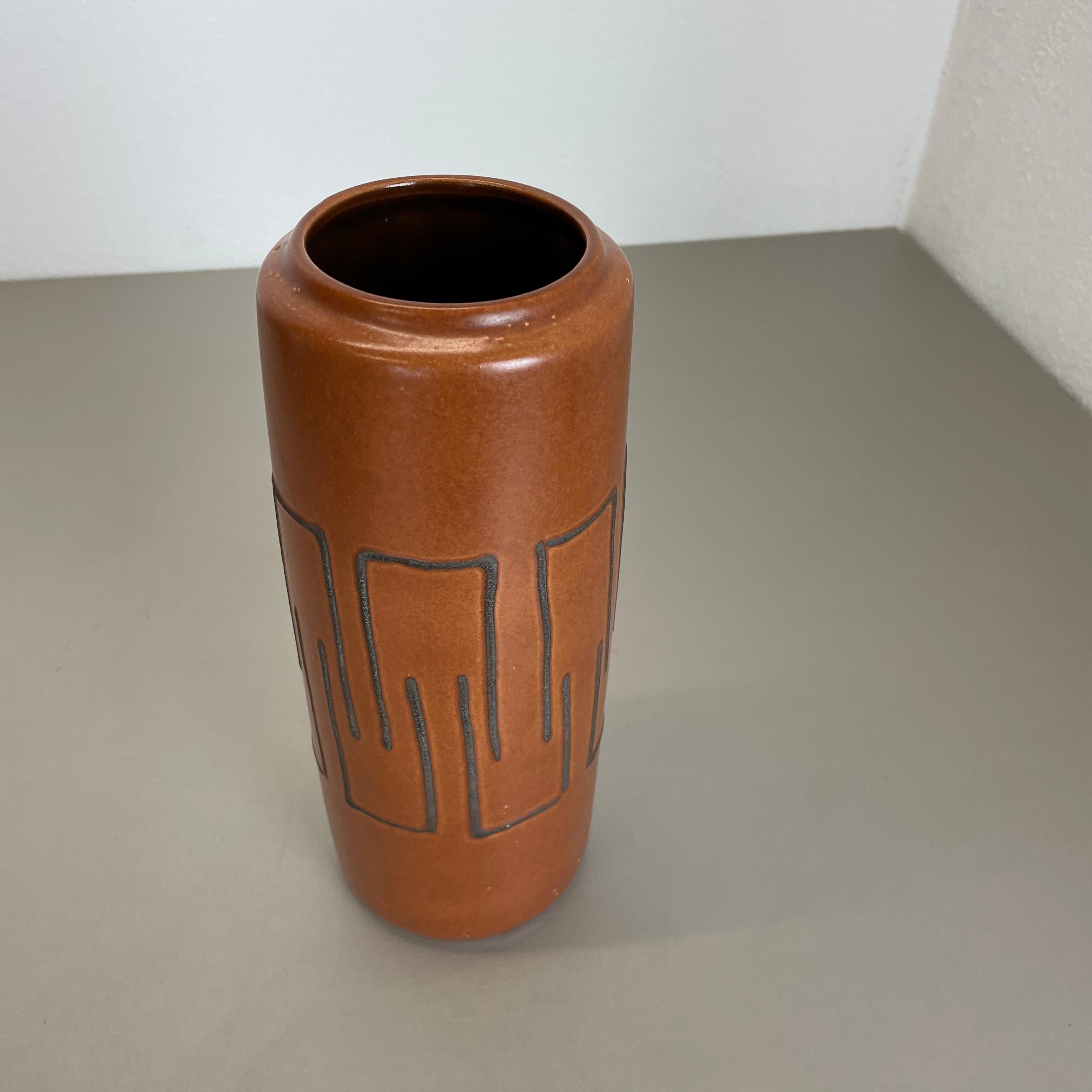 Allemand Extraordinaire vase en poterie de lave grasse « Abstract Line » Scheurich, Allemagne  1970 en vente