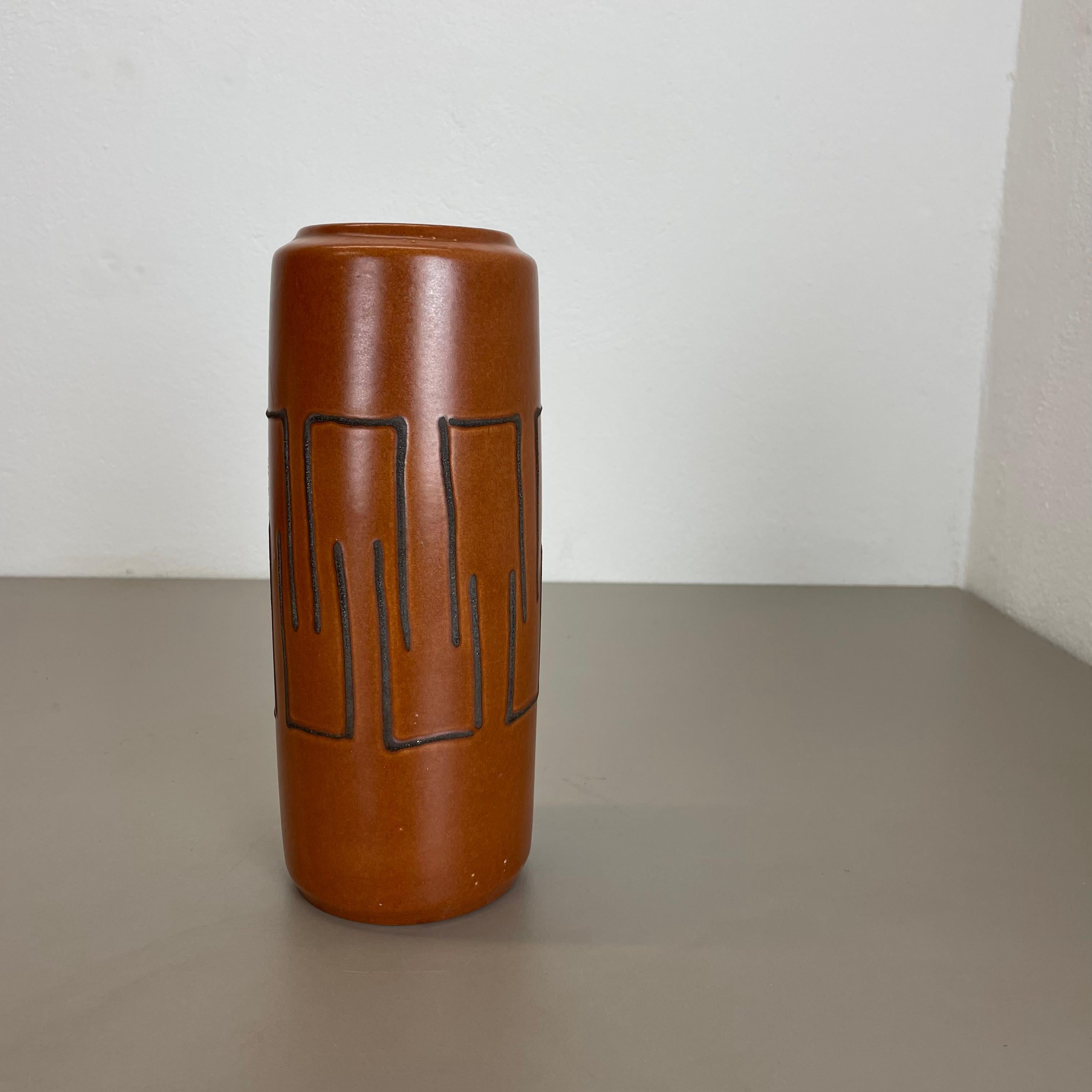 Außergewöhnliche „Abstrakte Linie“ Röhrenkeramik Fat Lava Vase Scheurich Deutschland  1970 (Keramik) im Angebot