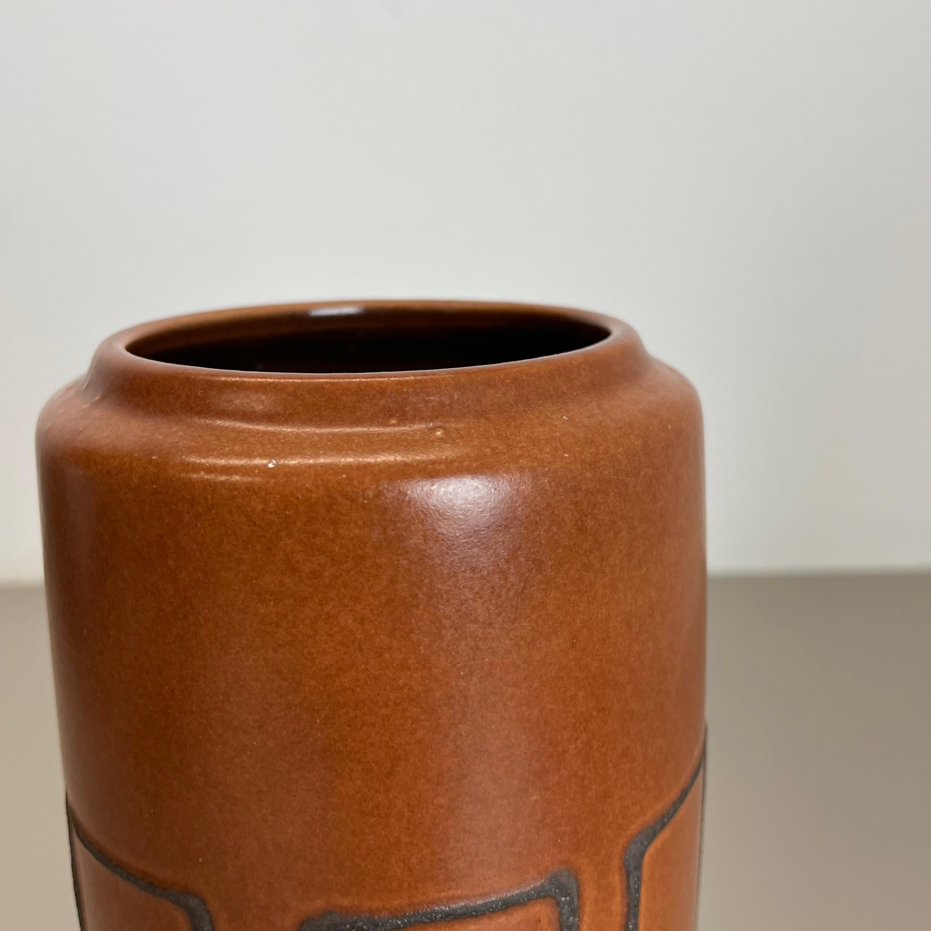 Extraordinaire vase en poterie de lave grasse « Abstract Line » Scheurich, Allemagne  1970 en vente 2