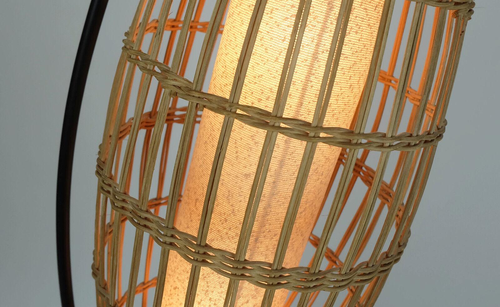 straordinaria e rara LAMPADA DA PAVIMENTO di metà secolo in rattan intrecciato con teak e metallo nero 1960 in vendita 2