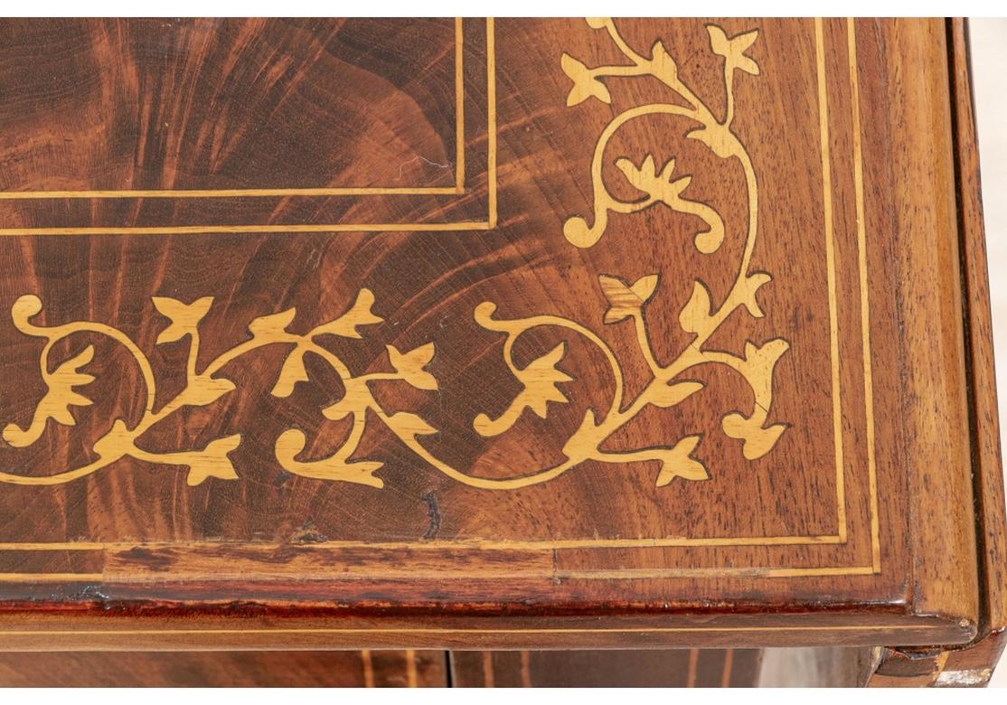 Außergewöhnlicher antiker tropfenförmiger Tisch aus gemasertem Holz und Intarsien für die Restaurierung im Angebot 1